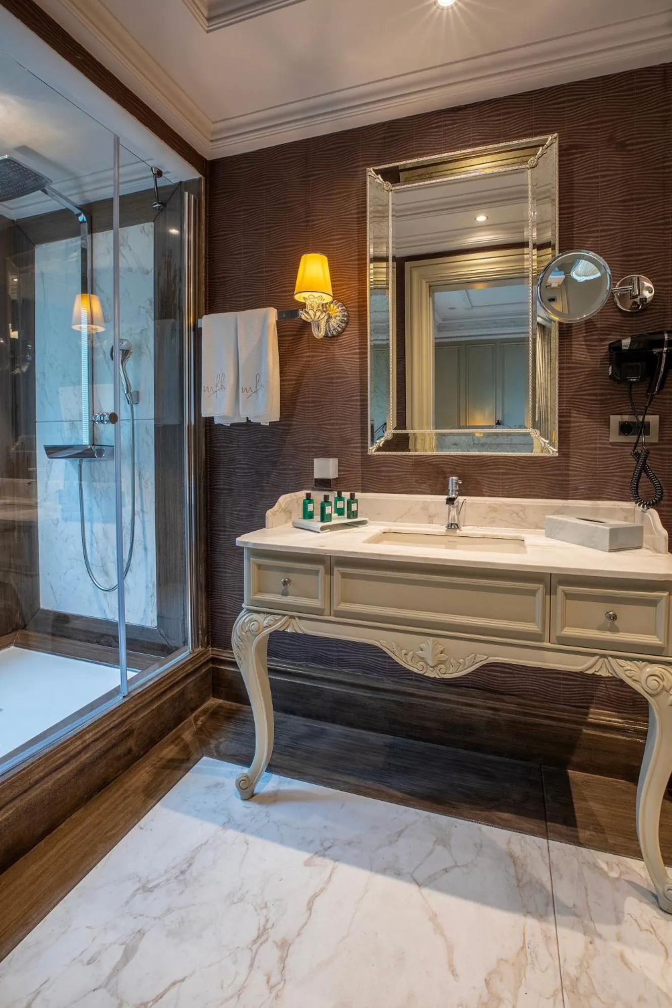 Shower in MFB Tarabya Hotel