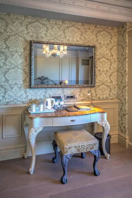 TV and multimedia in MFB Tarabya Hotel