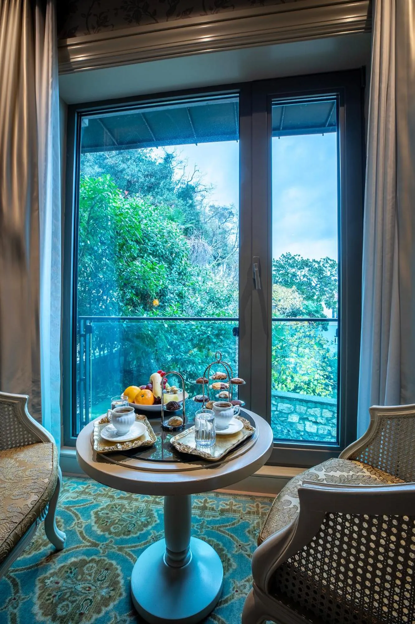 Seating area in MFB Tarabya Hotel