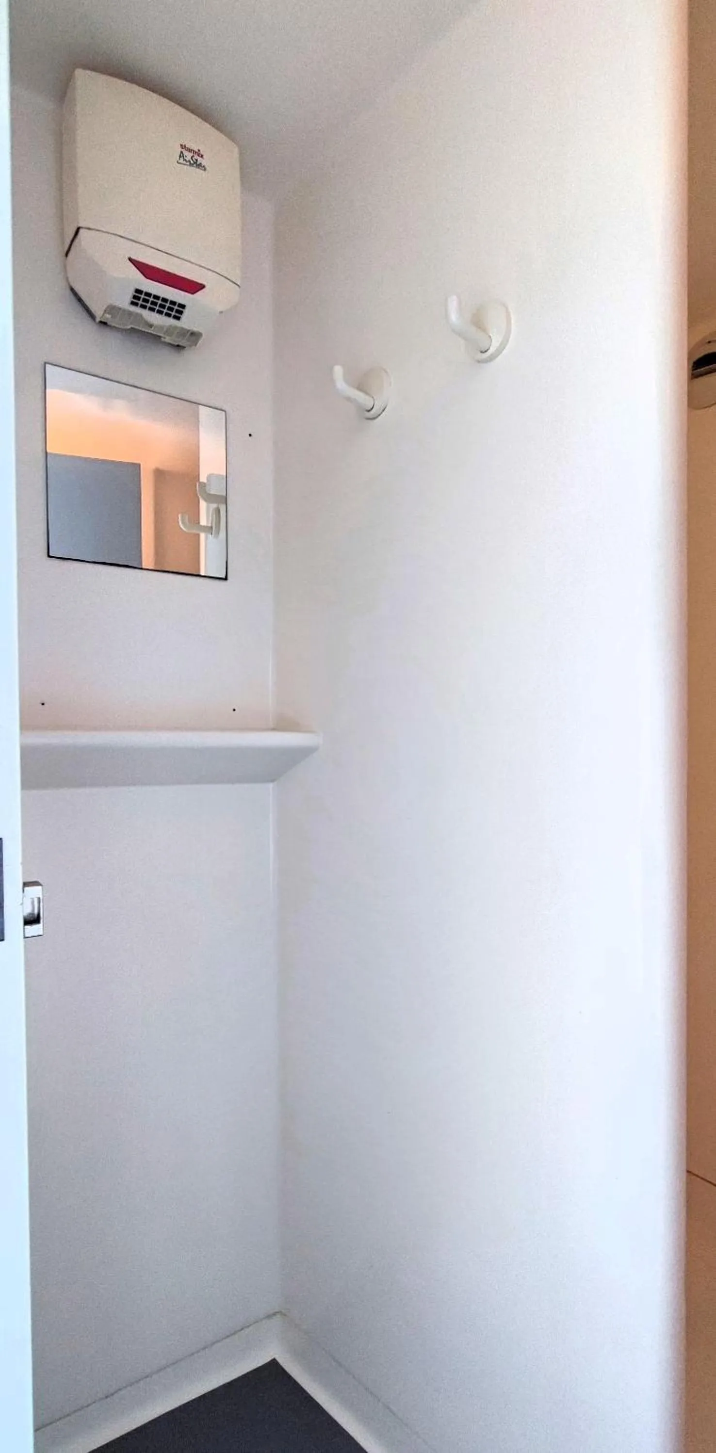 Bathroom in Motel 24h Hannover