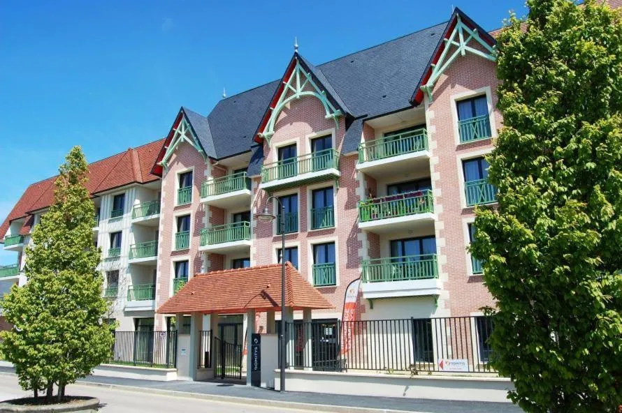 Property building in Résidence Services Seniors Domitys - Les Safrans