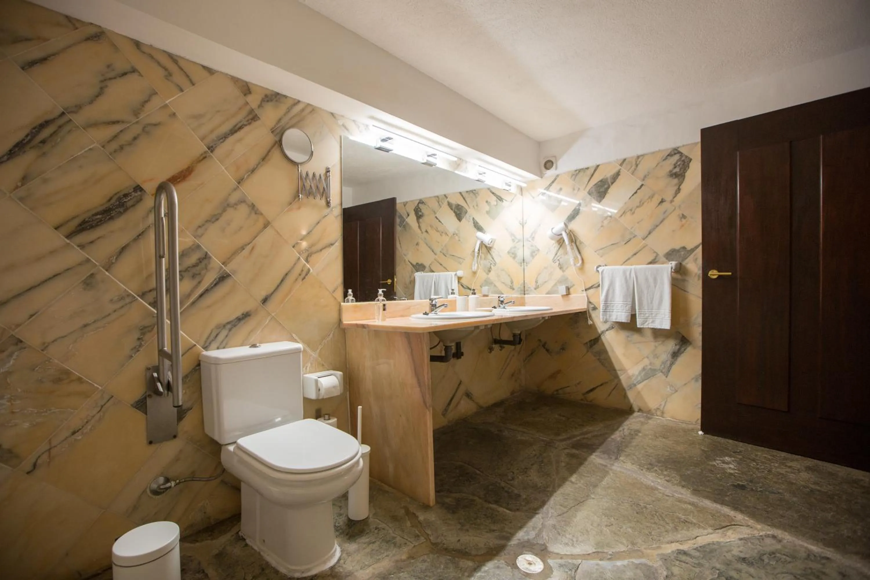 Bathroom in Estalagem de Monsaraz