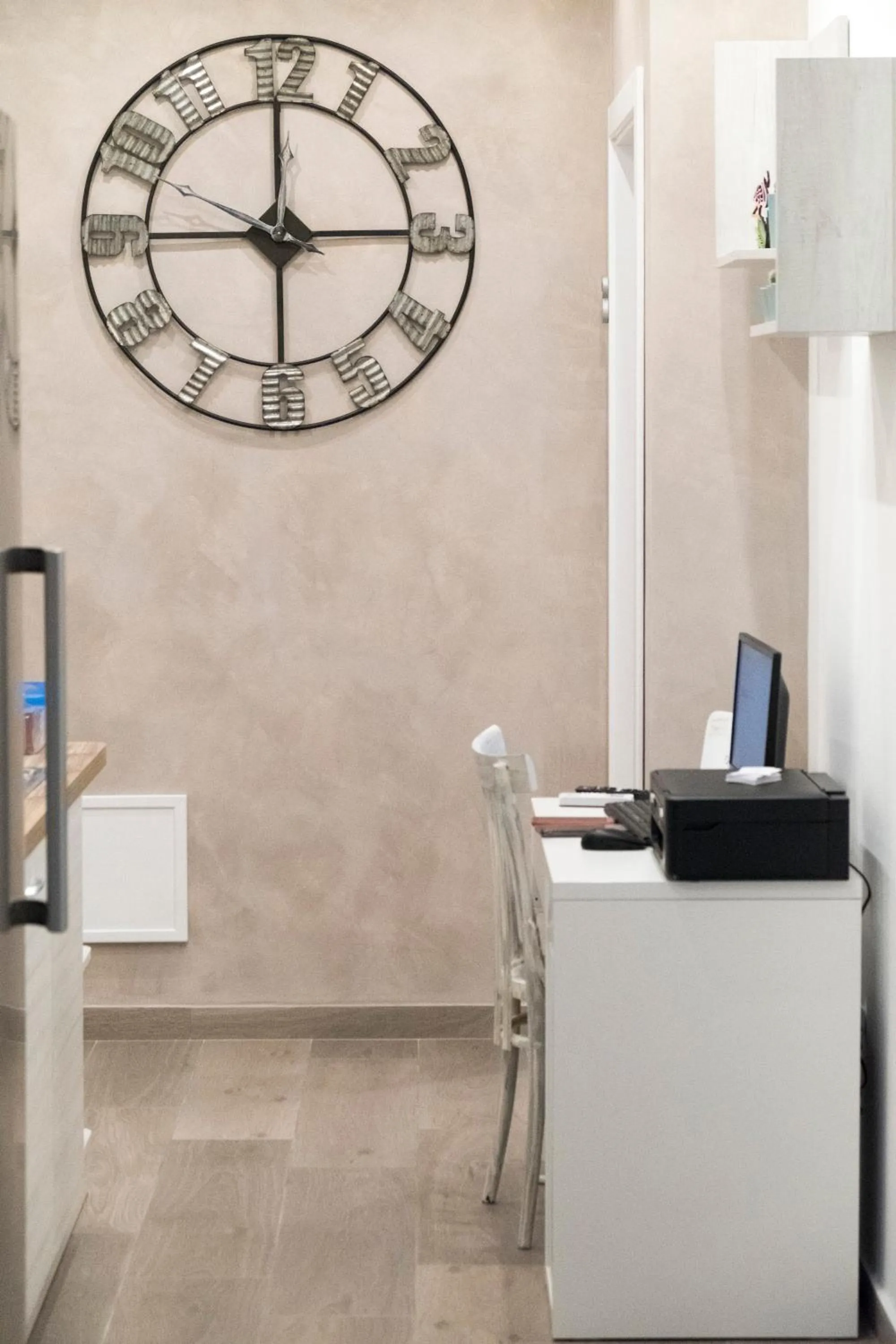 Communal lounge/ TV room in DIMORA FLEGREA room & breakfast