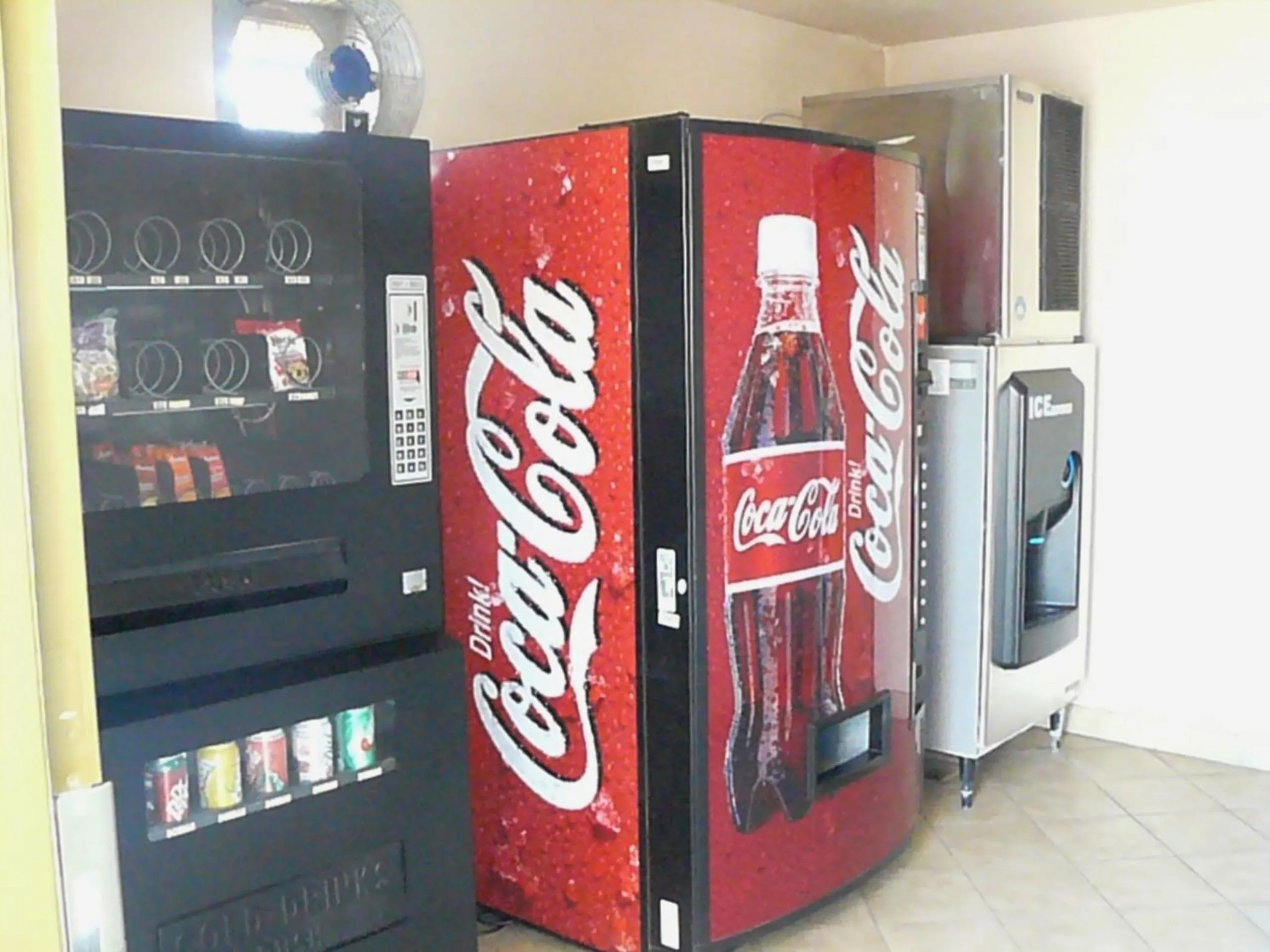 Area and facilities in Super 8 by Wyndham Childress