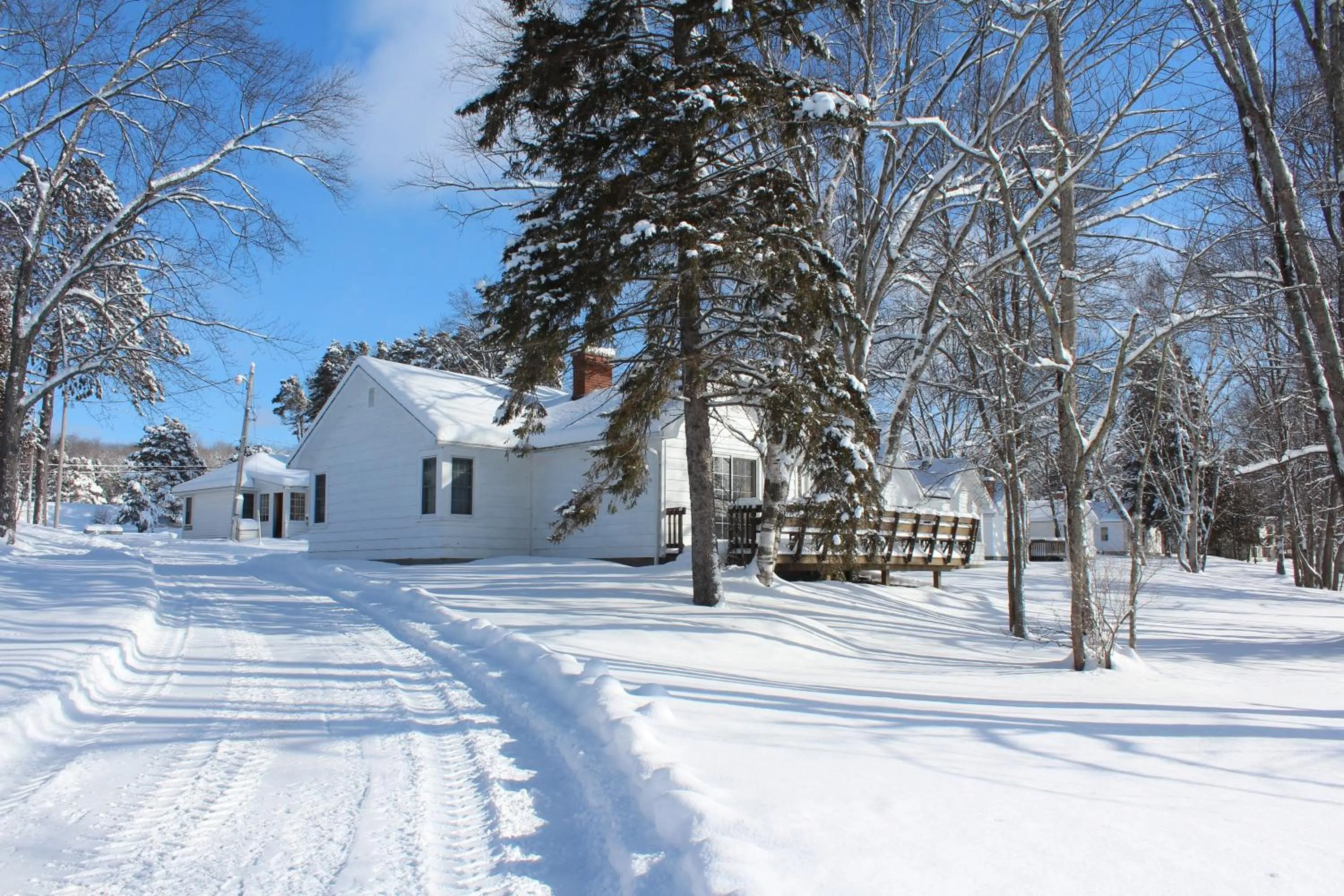 Property building in Tally Ho Inn