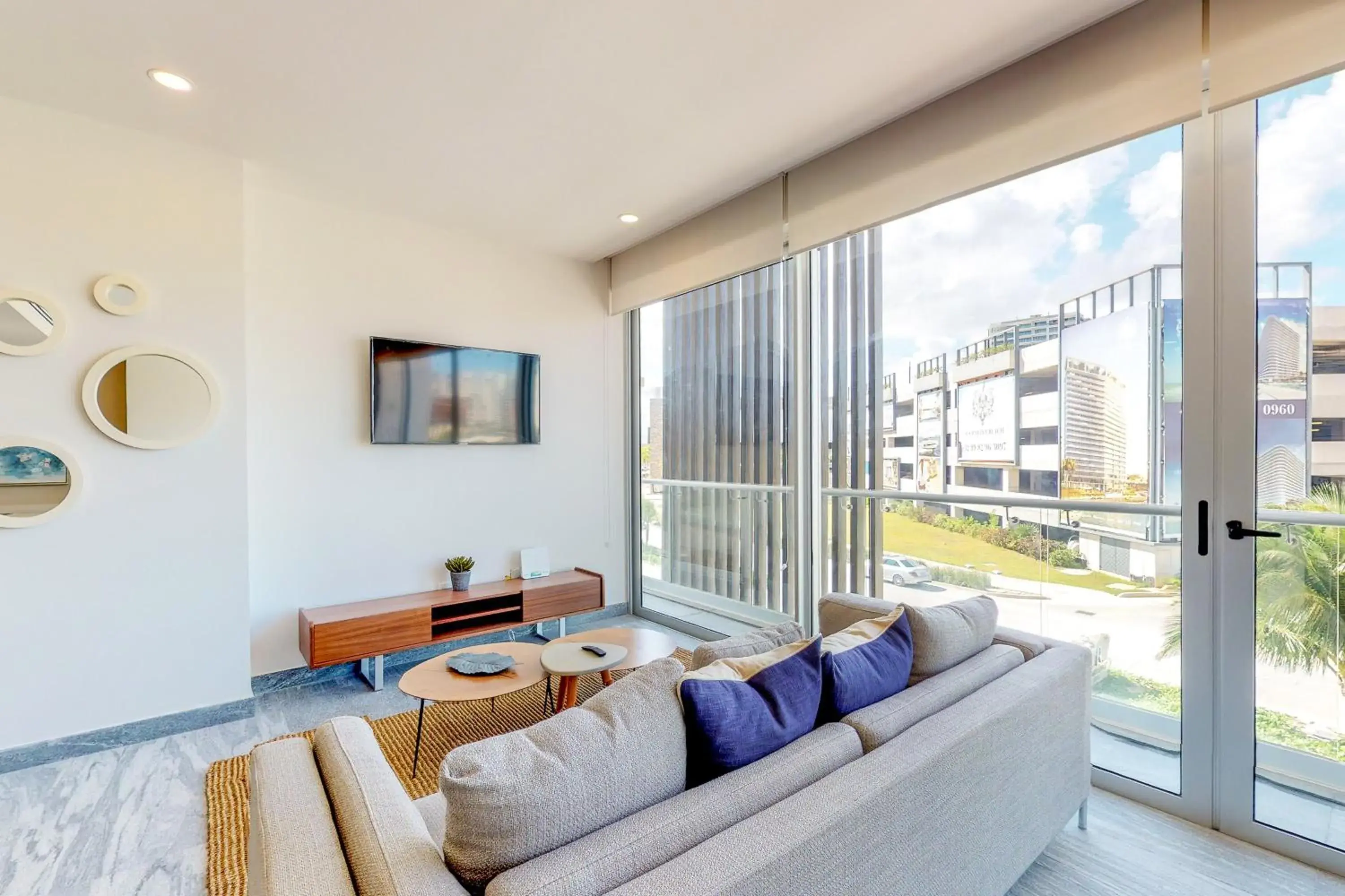 Riva Puerto Cancun # 207, Halibut Riva Puerto Cancun # 207, Halibut