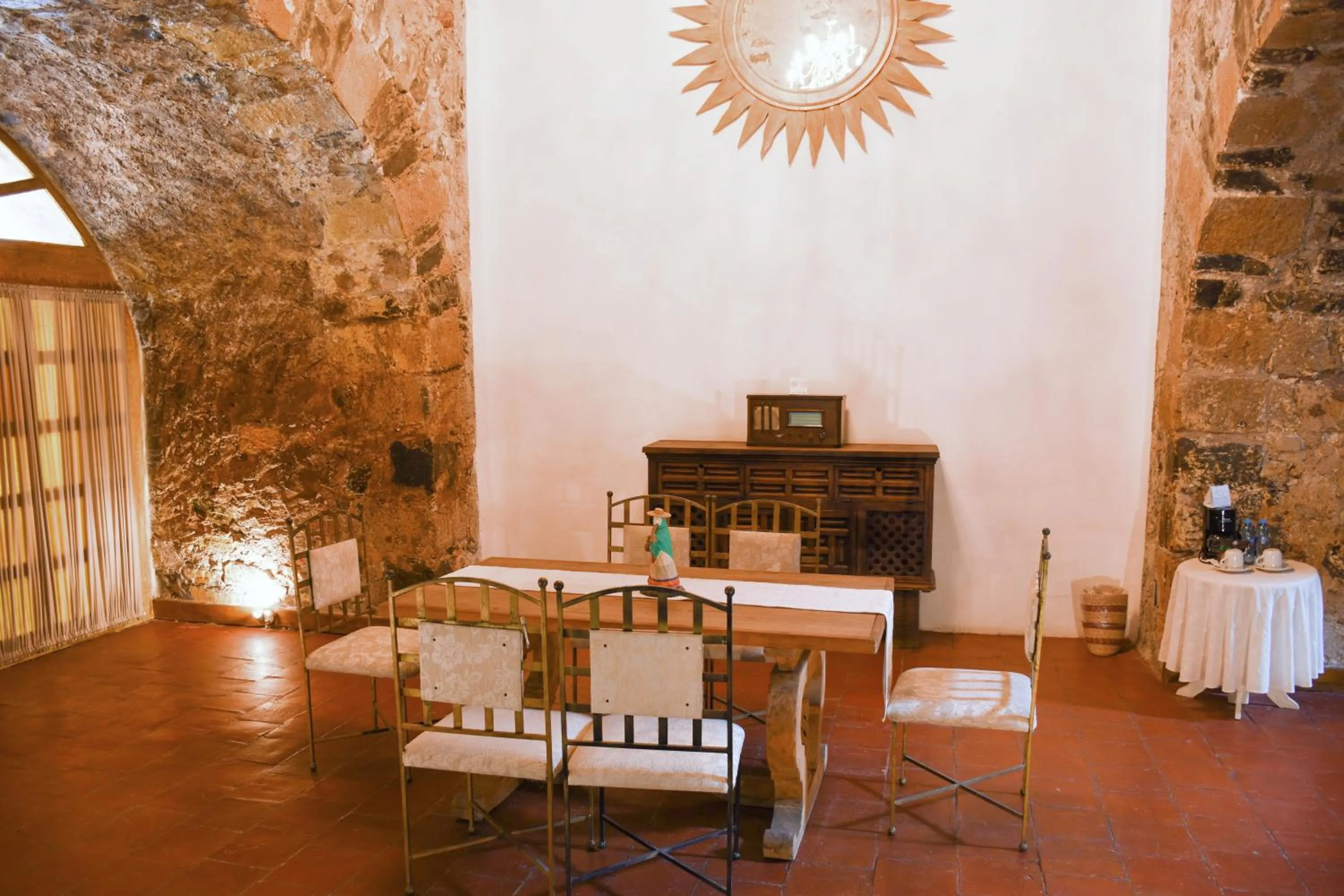 Photo of the whole room in Hacienda Santa Maria Regla