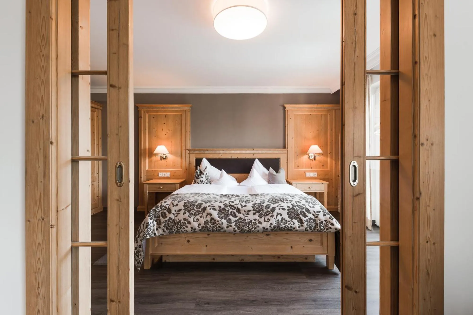 Photo of the whole room, Bed in Klein Fein Hotel Anderlahn