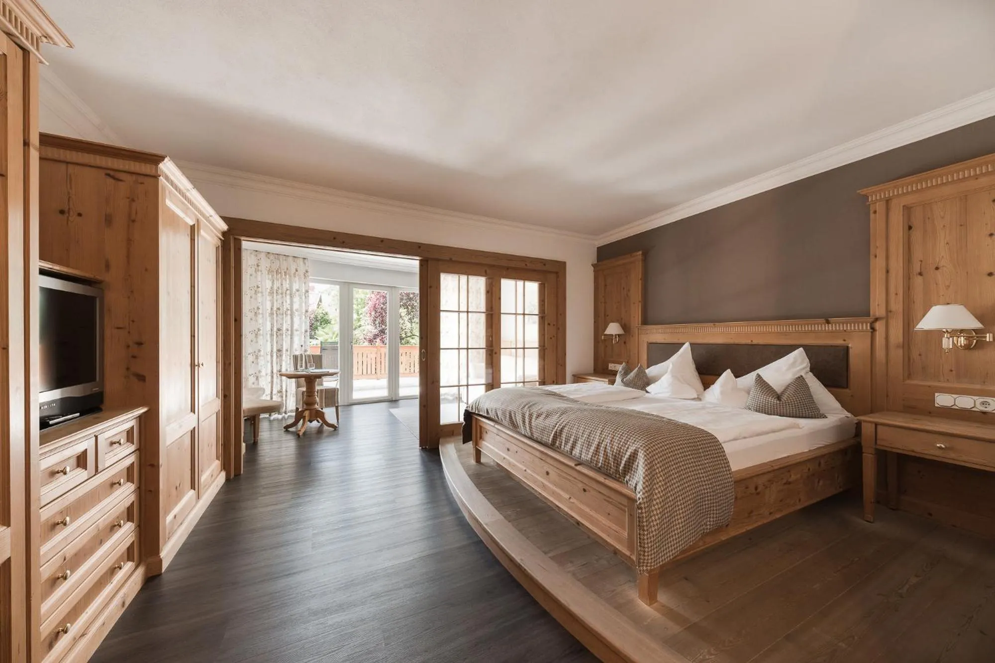 Photo of the whole room, Bed in Klein Fein Hotel Anderlahn