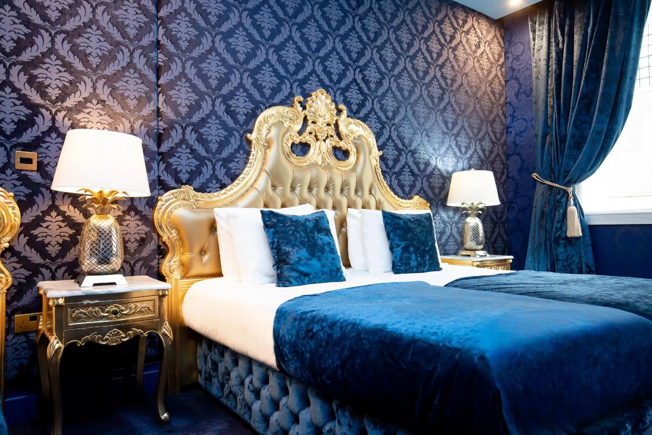 Bedroom, Bed in The Dixie Dean Hotel