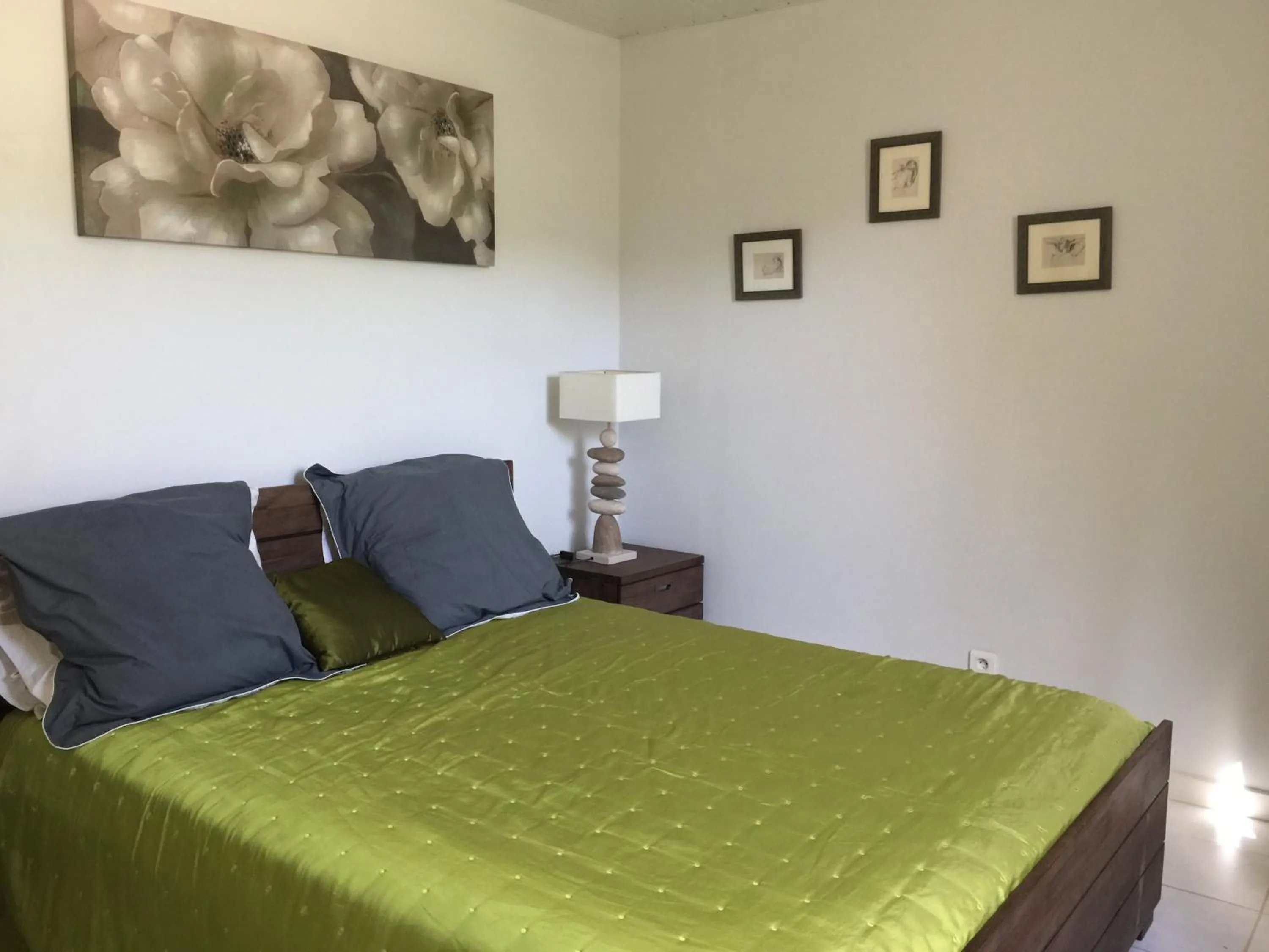 Bedroom in L'oasis-LES ISSAMBRES