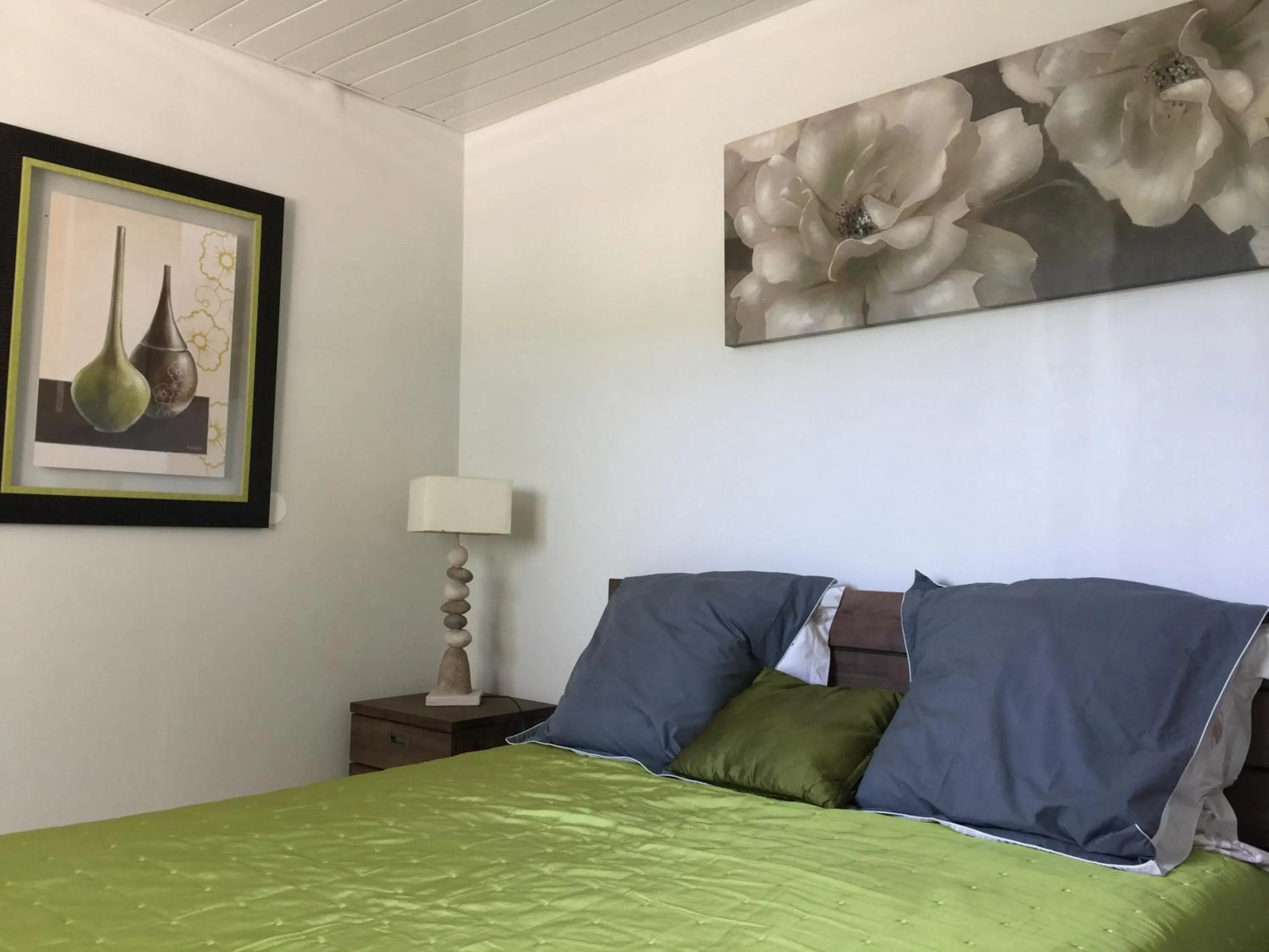 Bedroom in L'oasis-LES ISSAMBRES