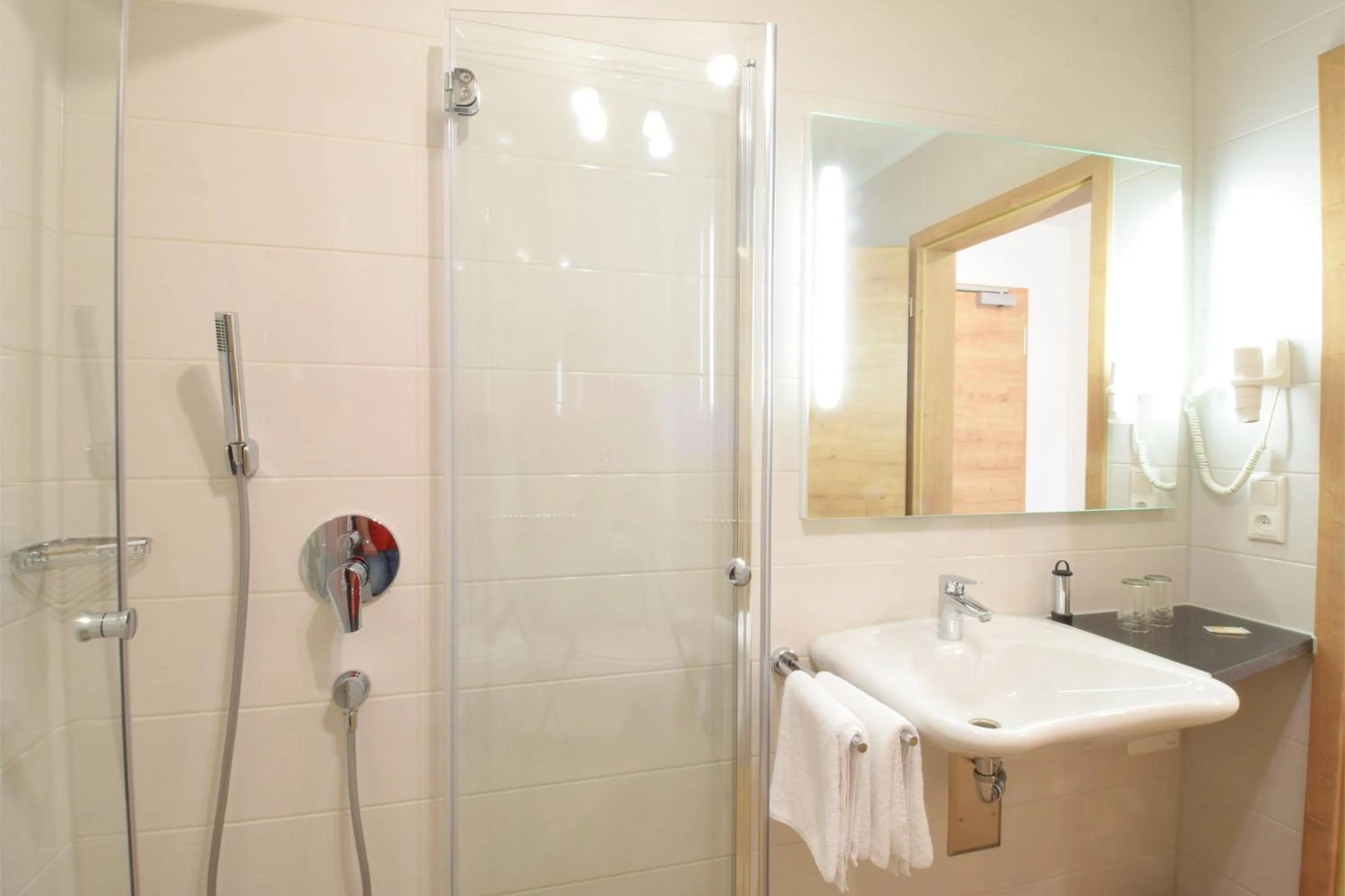 Bathroom in Aparthotel Donaustern