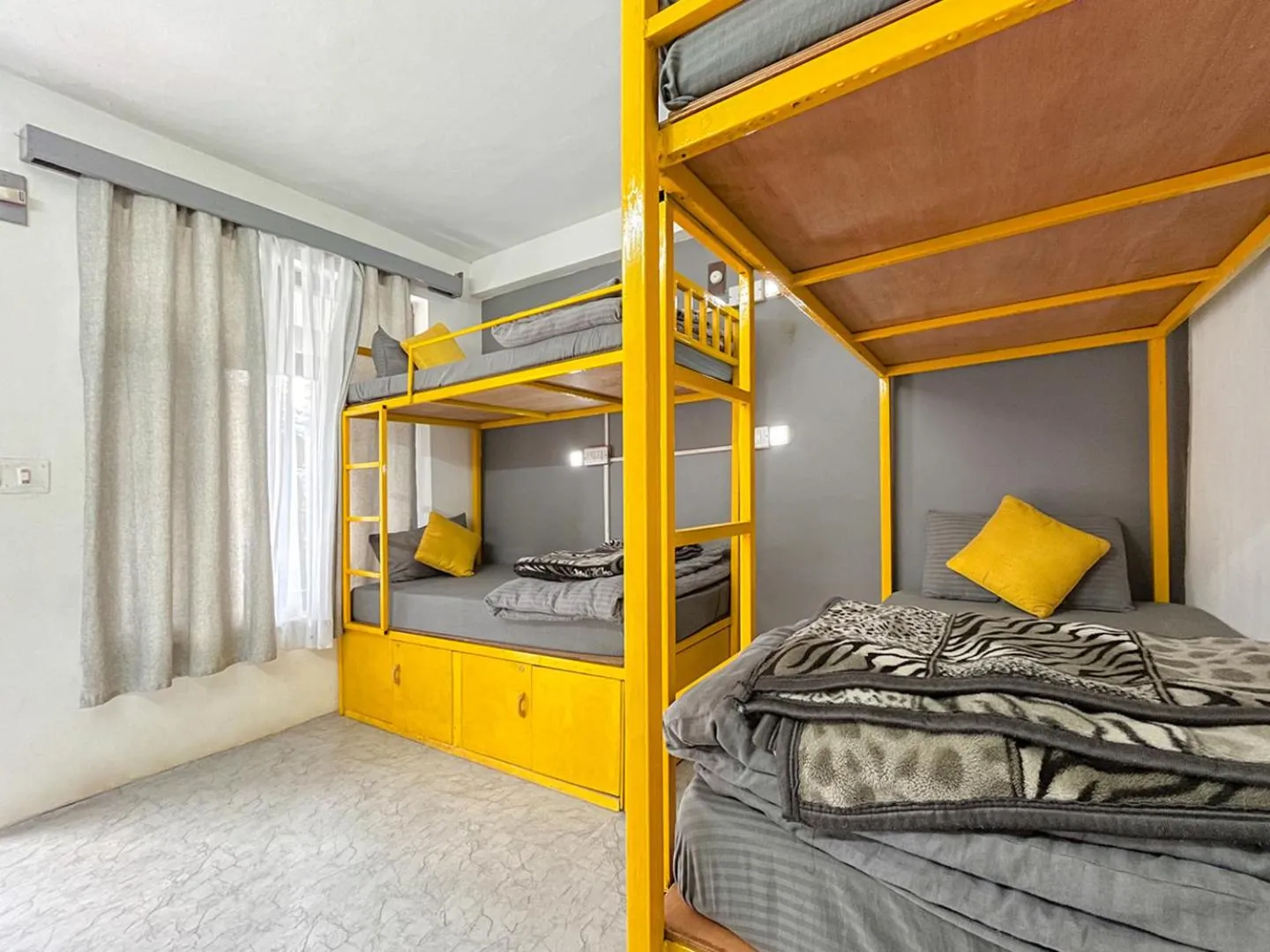 Bed in Young Monk Hostel & Cafe Old Manali