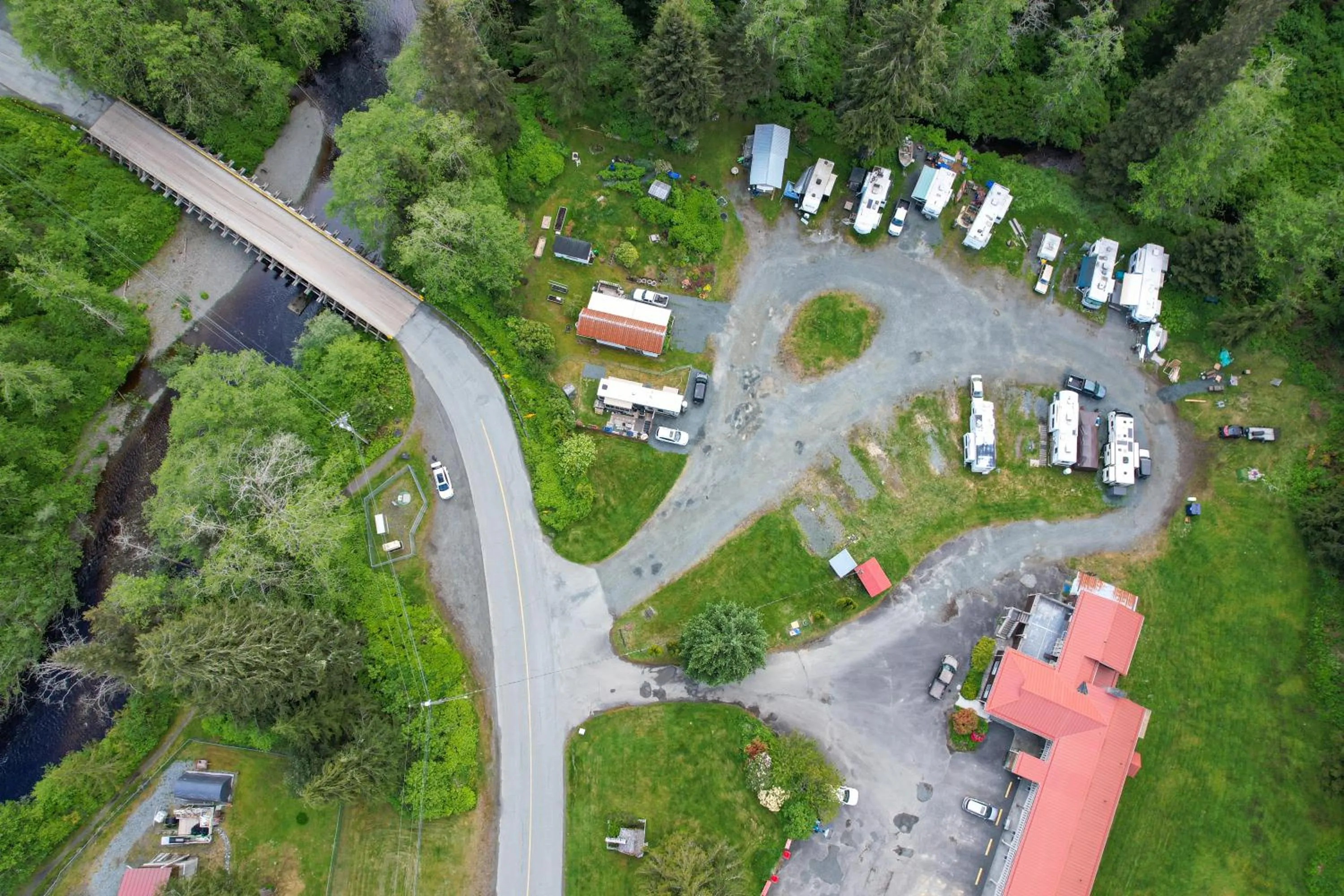 Pioneer Inn by the River