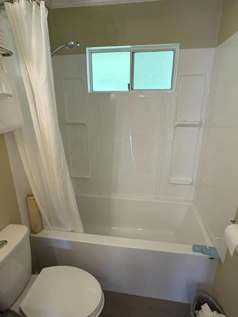 Pioneer Inn by the River