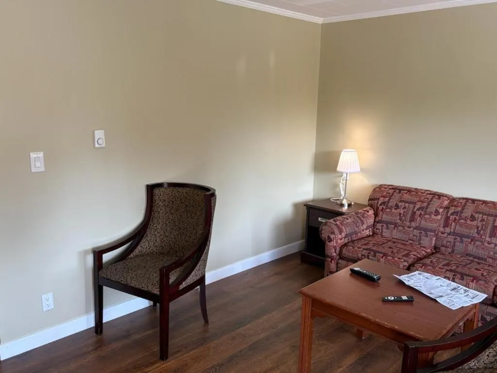 Pioneer Inn by the River