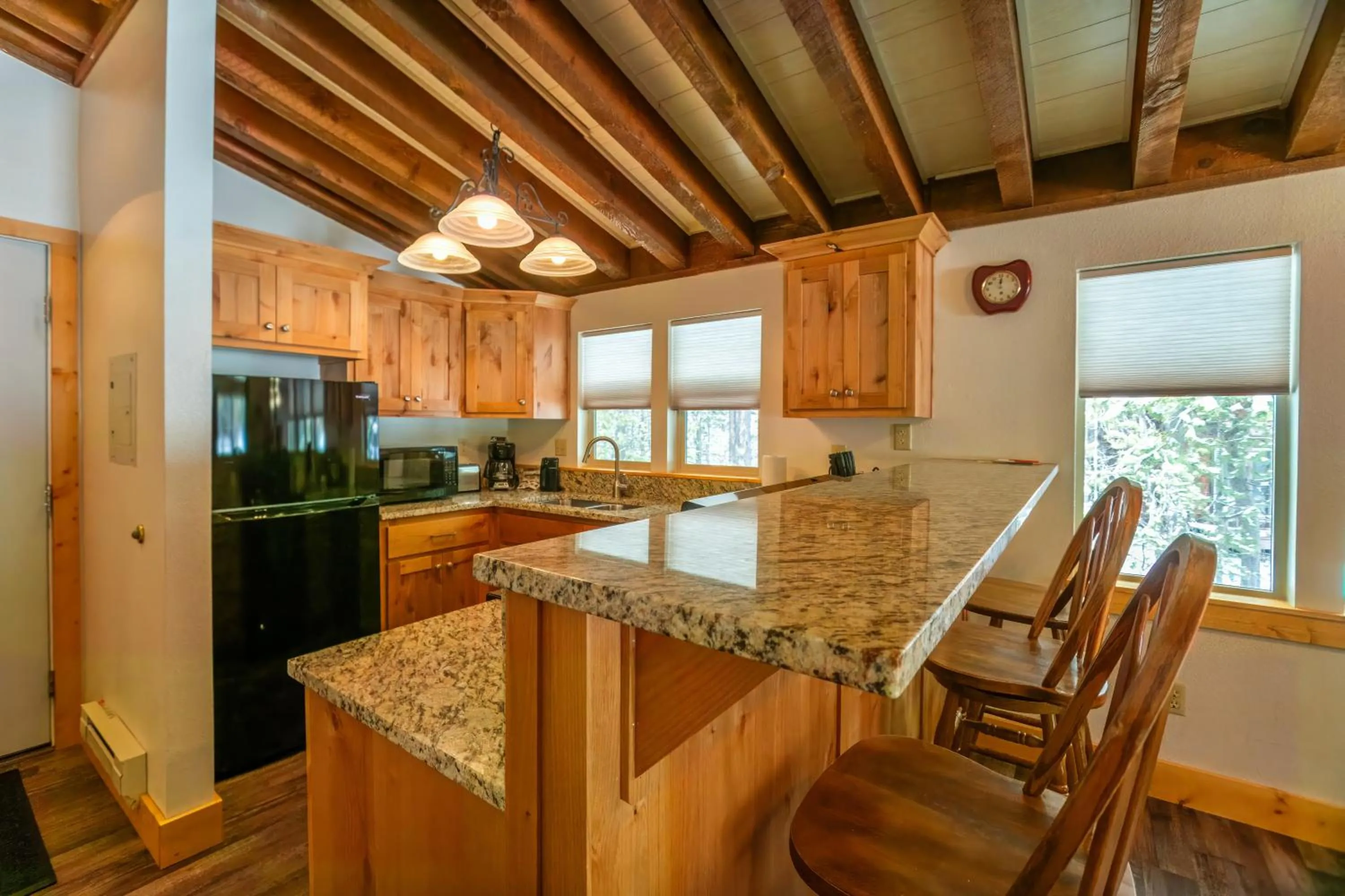 Dining area in Timbers at Island Park