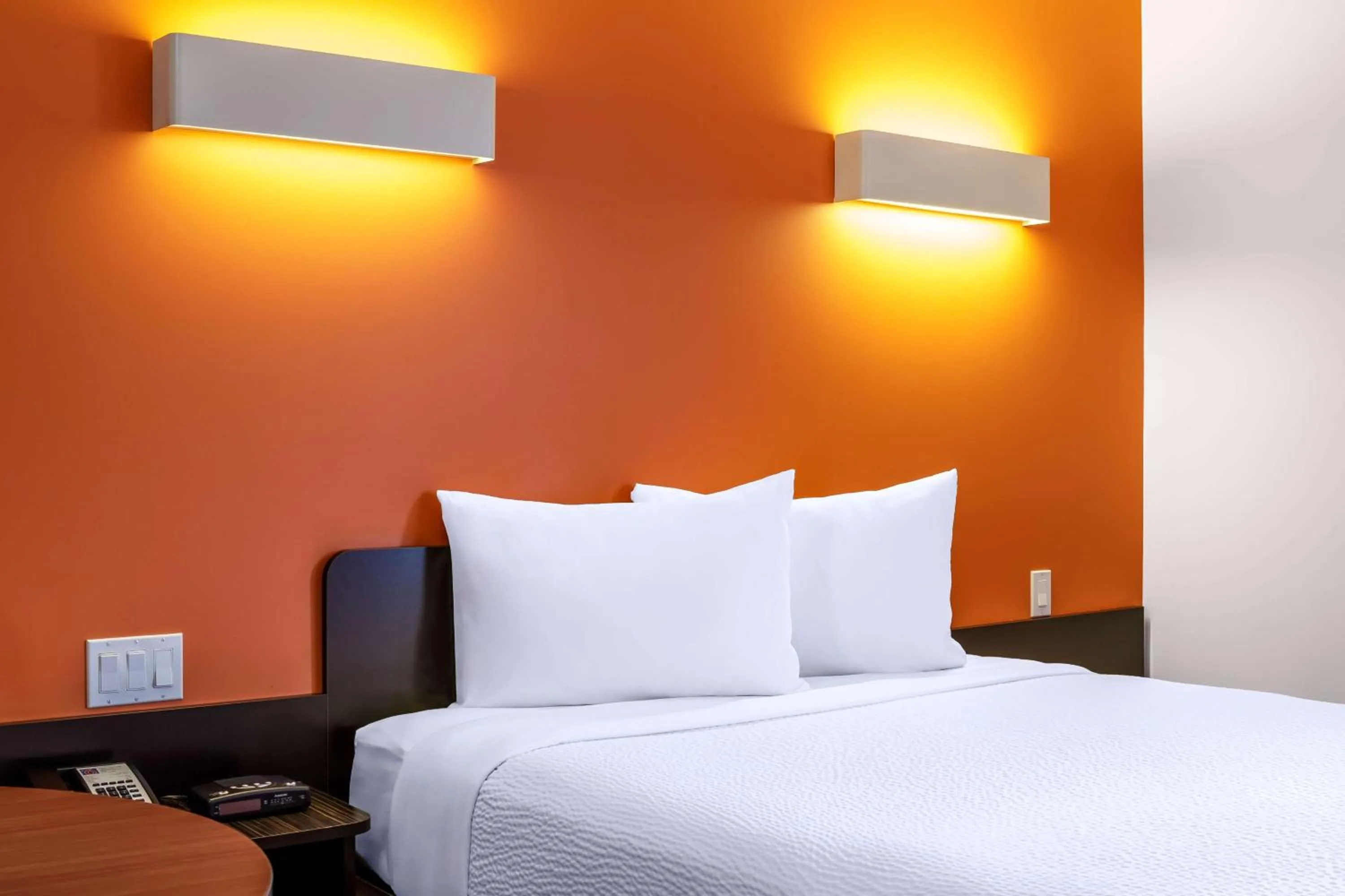 Bedroom, Bed in Motel 6-Swift Current, SK