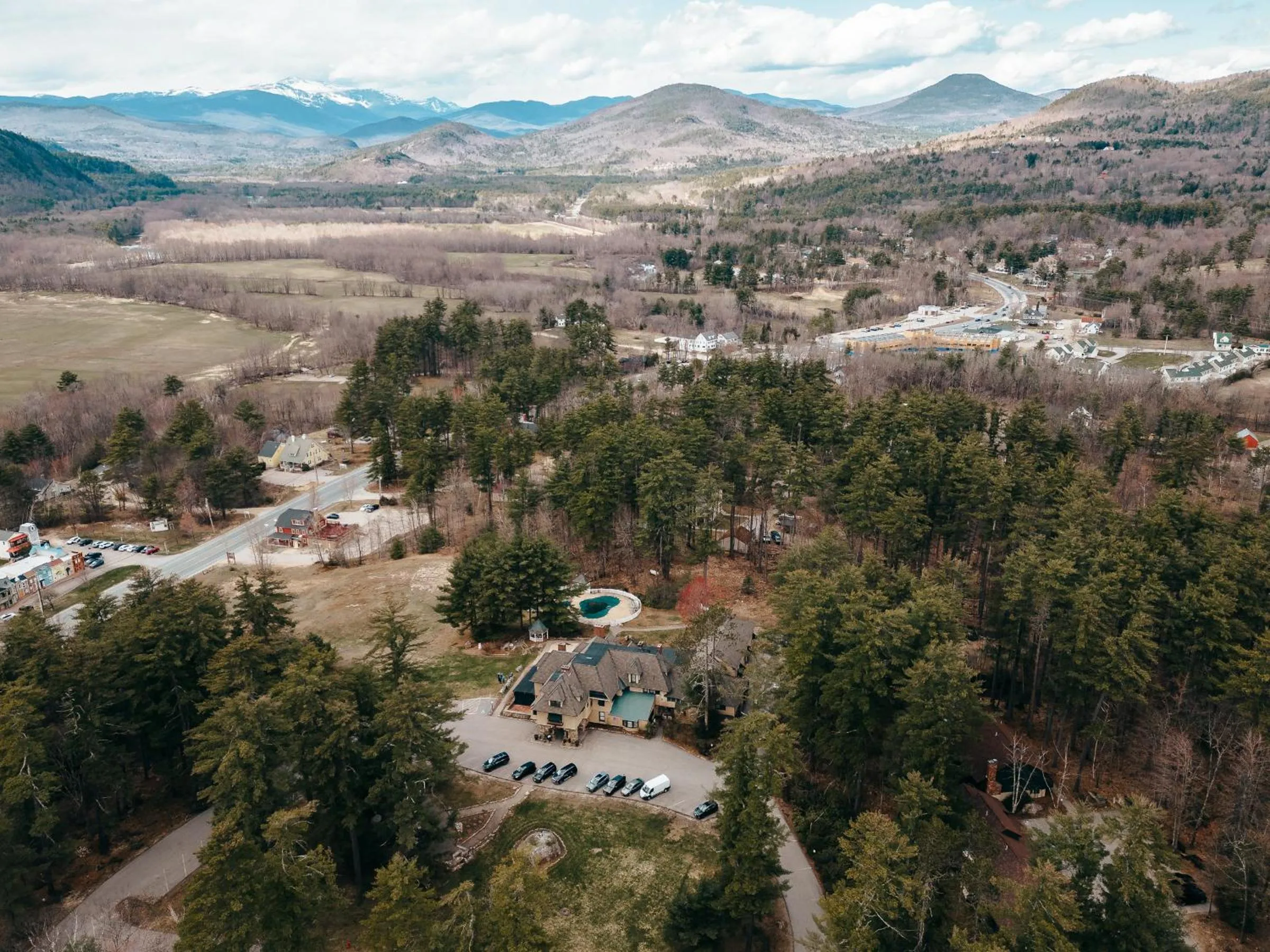 Stonehurst Manor Breakfast & Dinner Included