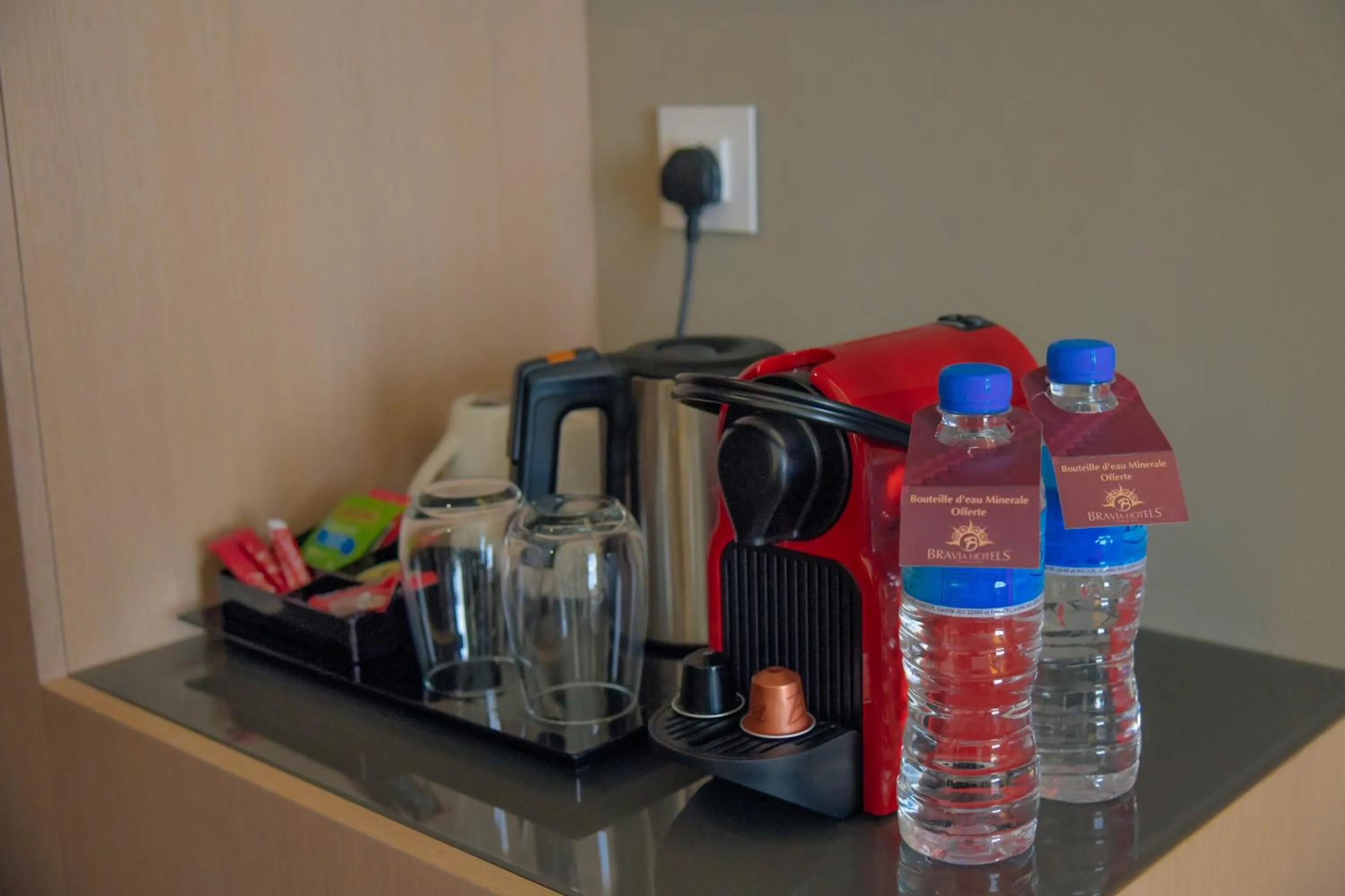 Coffee/tea facilities in Bravia Hotel Niamey