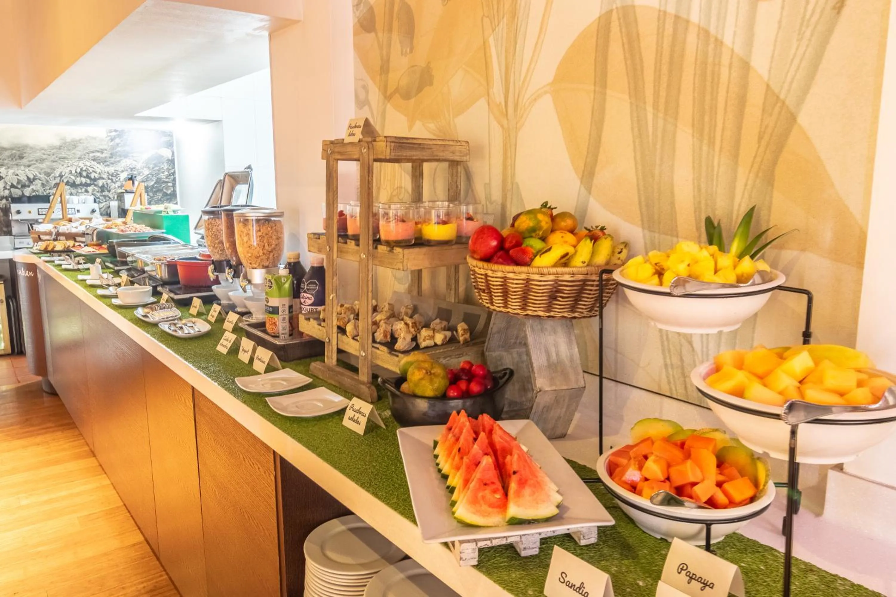 Restaurant/places to eat in Biohotel Organic Suites Bogotá