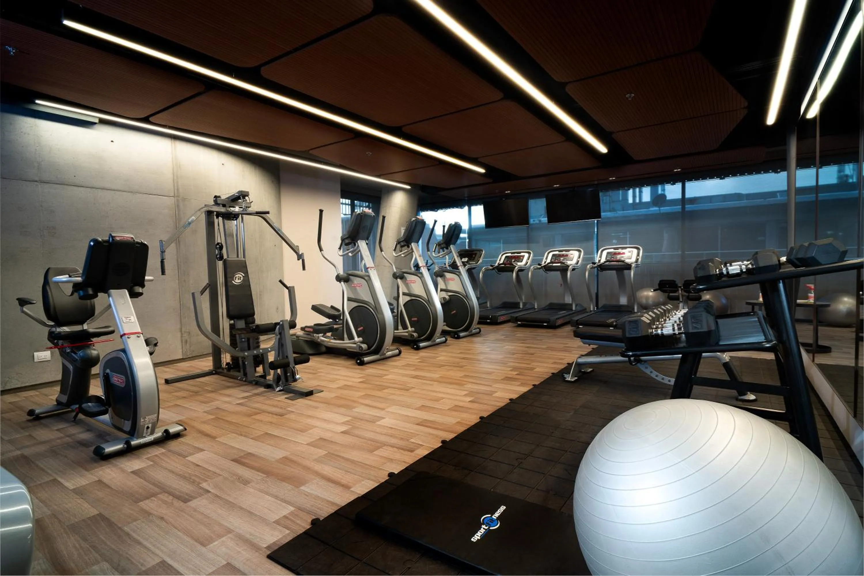 Fitness centre/facilities in Salvio Parque 93 Bogota, Curio Collection by Hilton