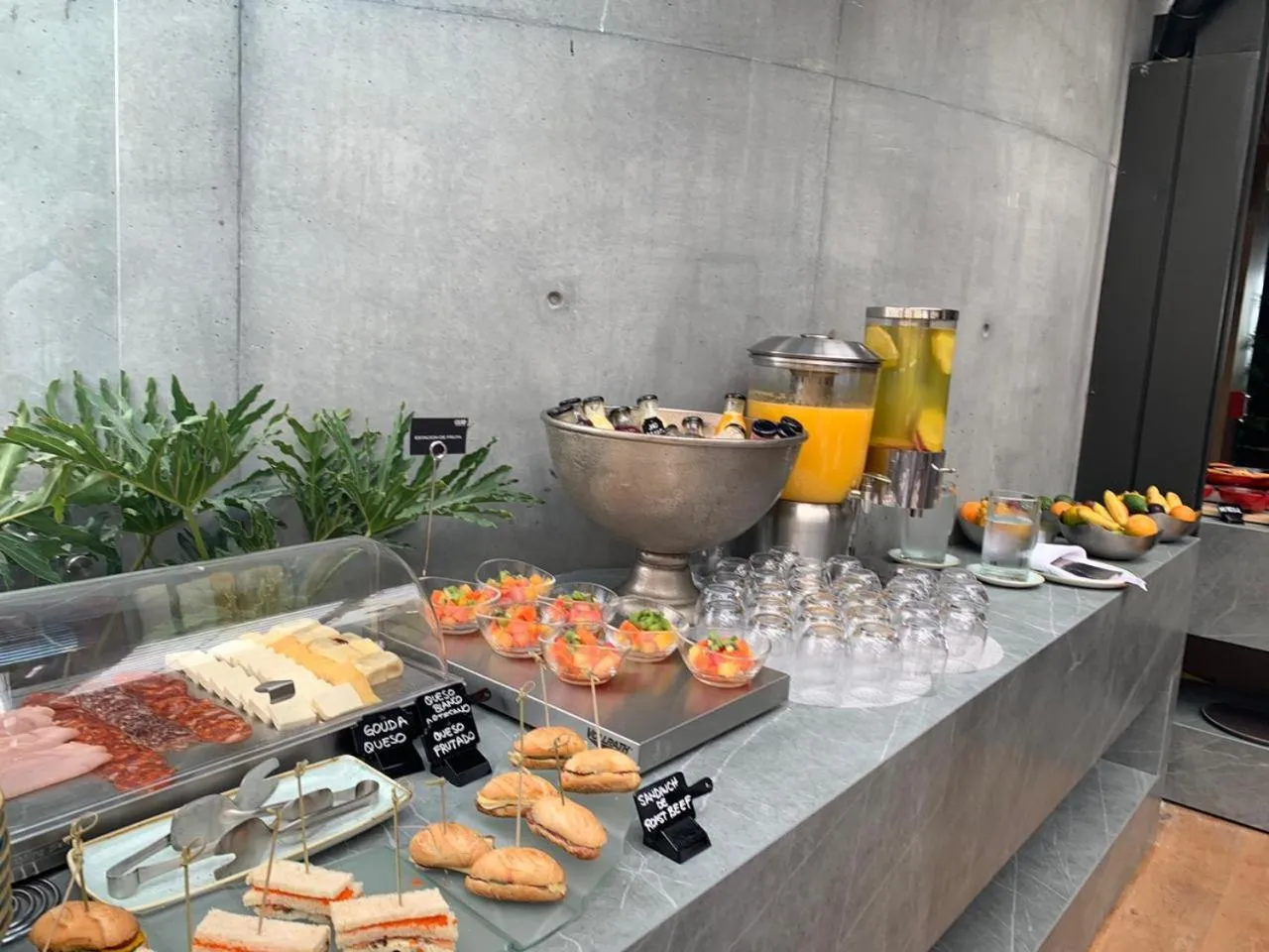 Restaurant/places to eat in Salvio Parque 93 Bogota, Curio Collection by Hilton