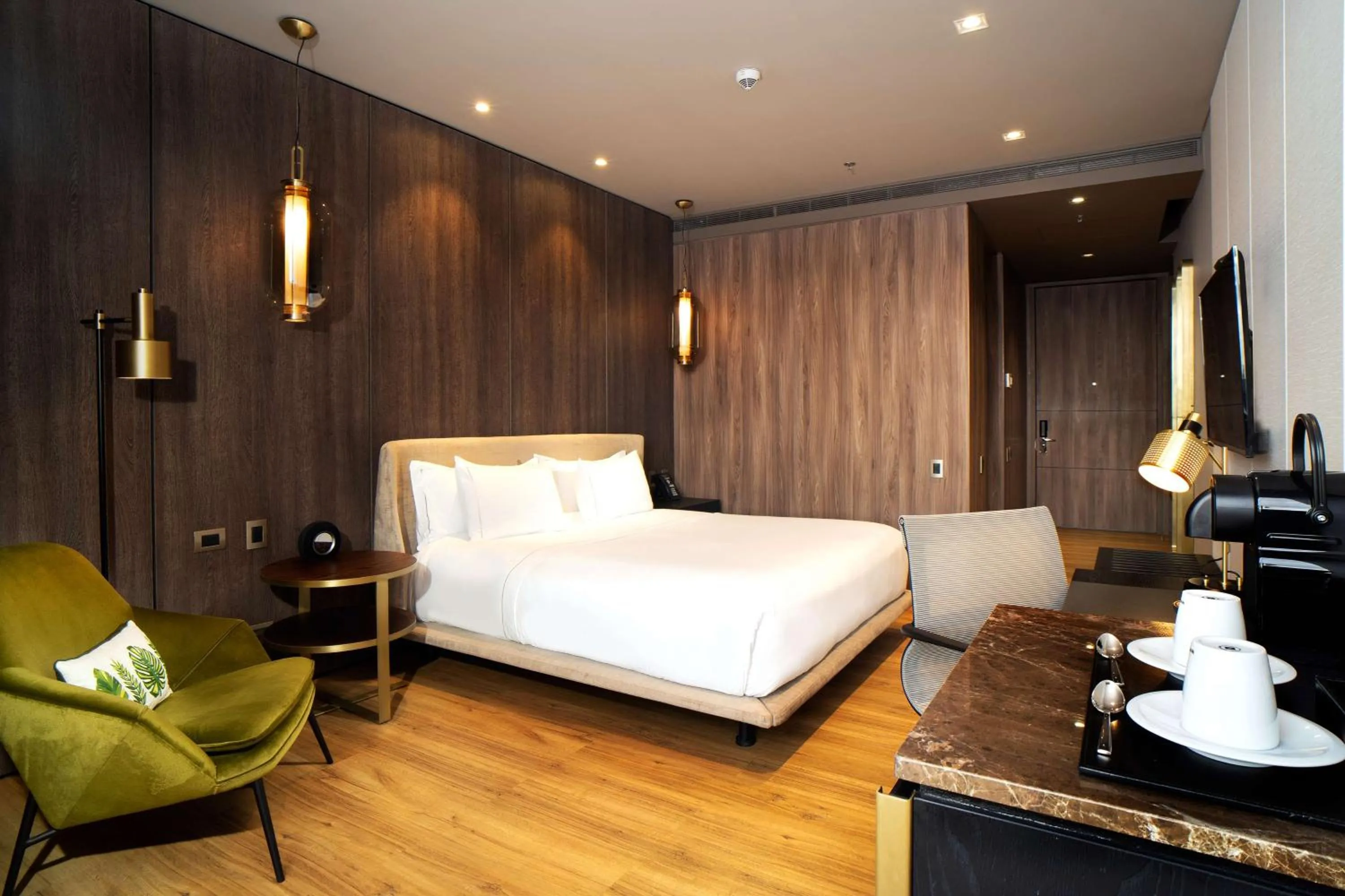 Communal lounge/ TV room, Bed in Salvio Parque 93 Bogota, Curio Collection by Hilton