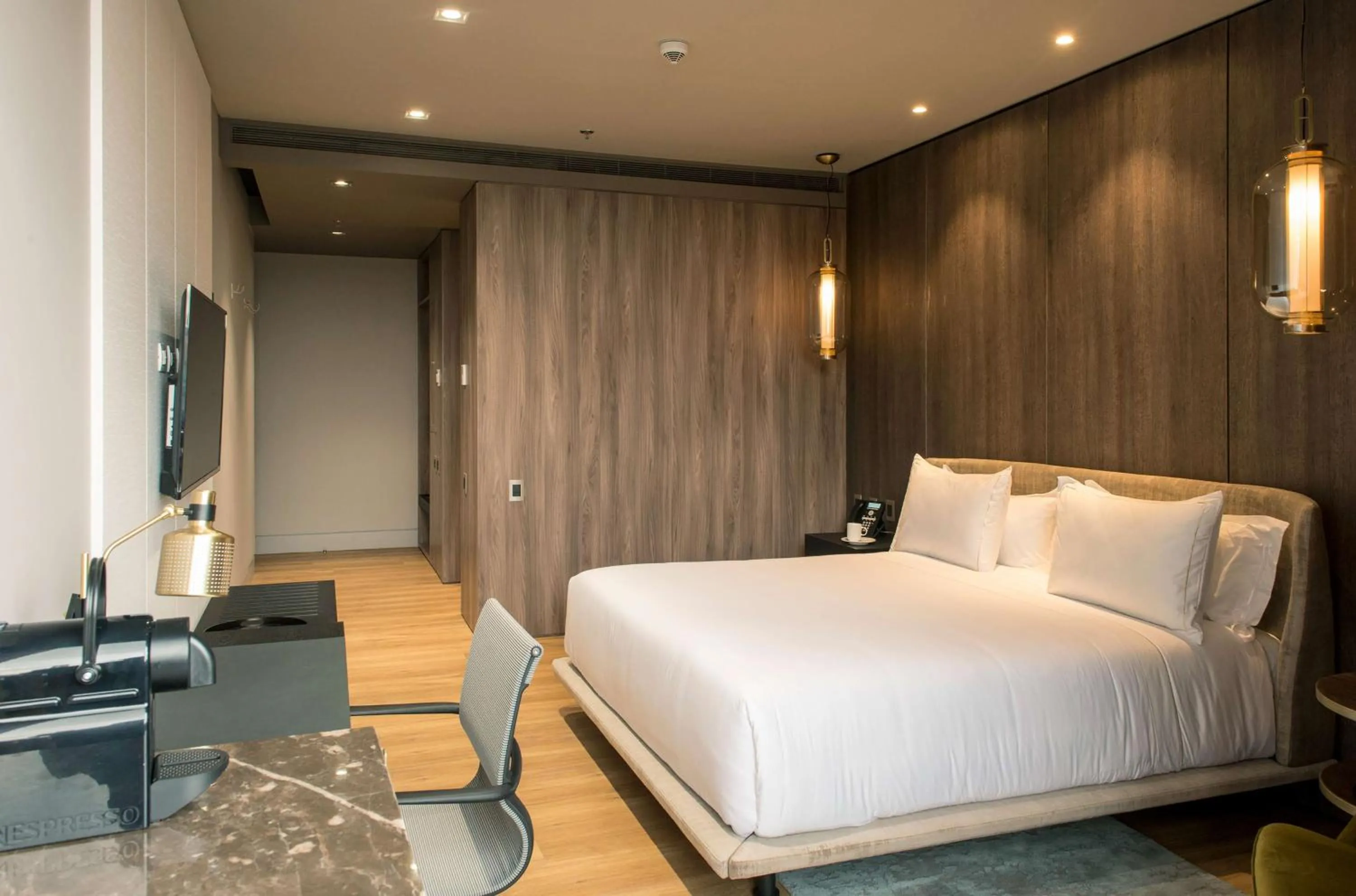 Communal lounge/ TV room, Bed in Salvio Parque 93 Bogota, Curio Collection by Hilton