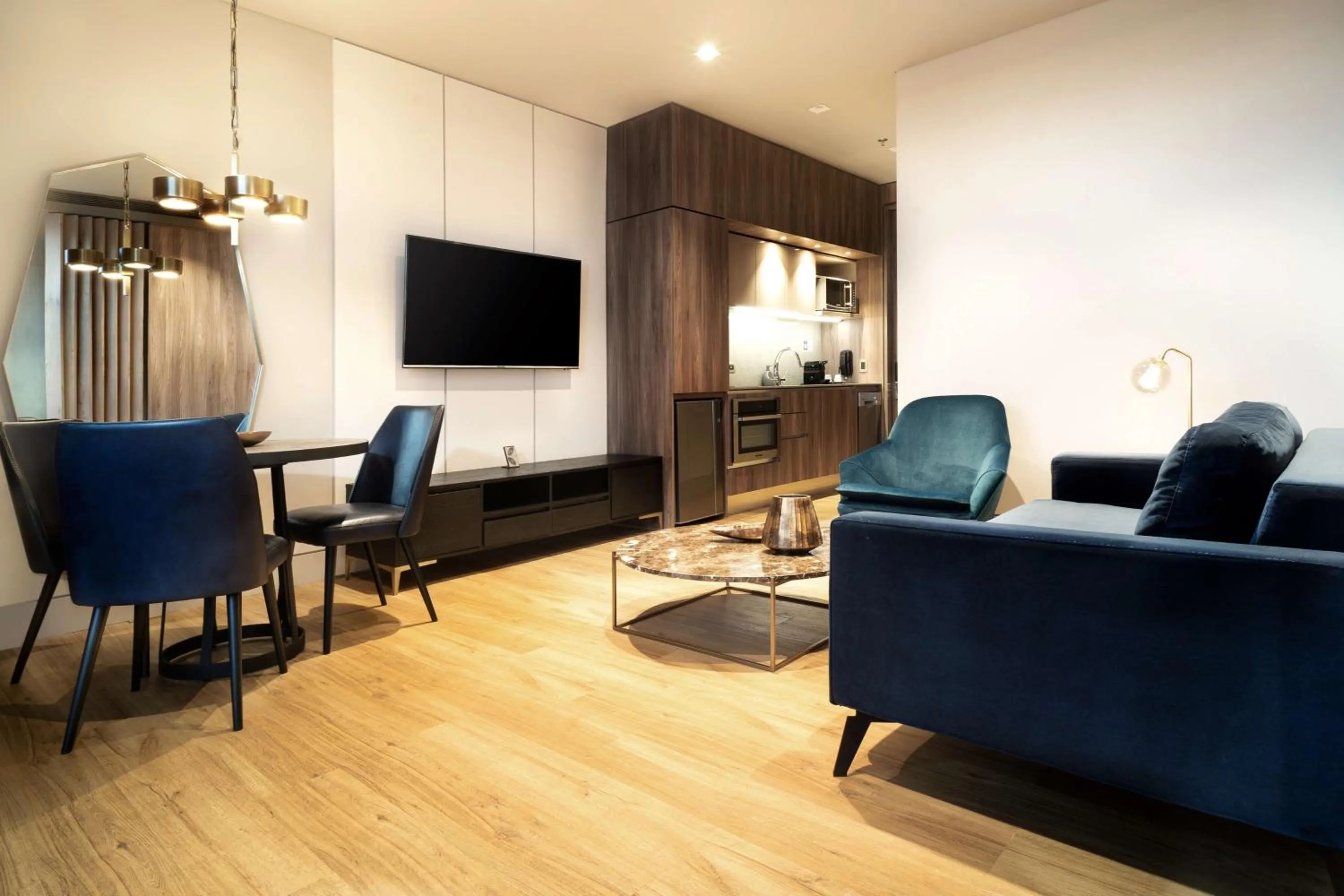 Communal lounge/ TV room in Salvio Parque 93 Bogota, Curio Collection by Hilton