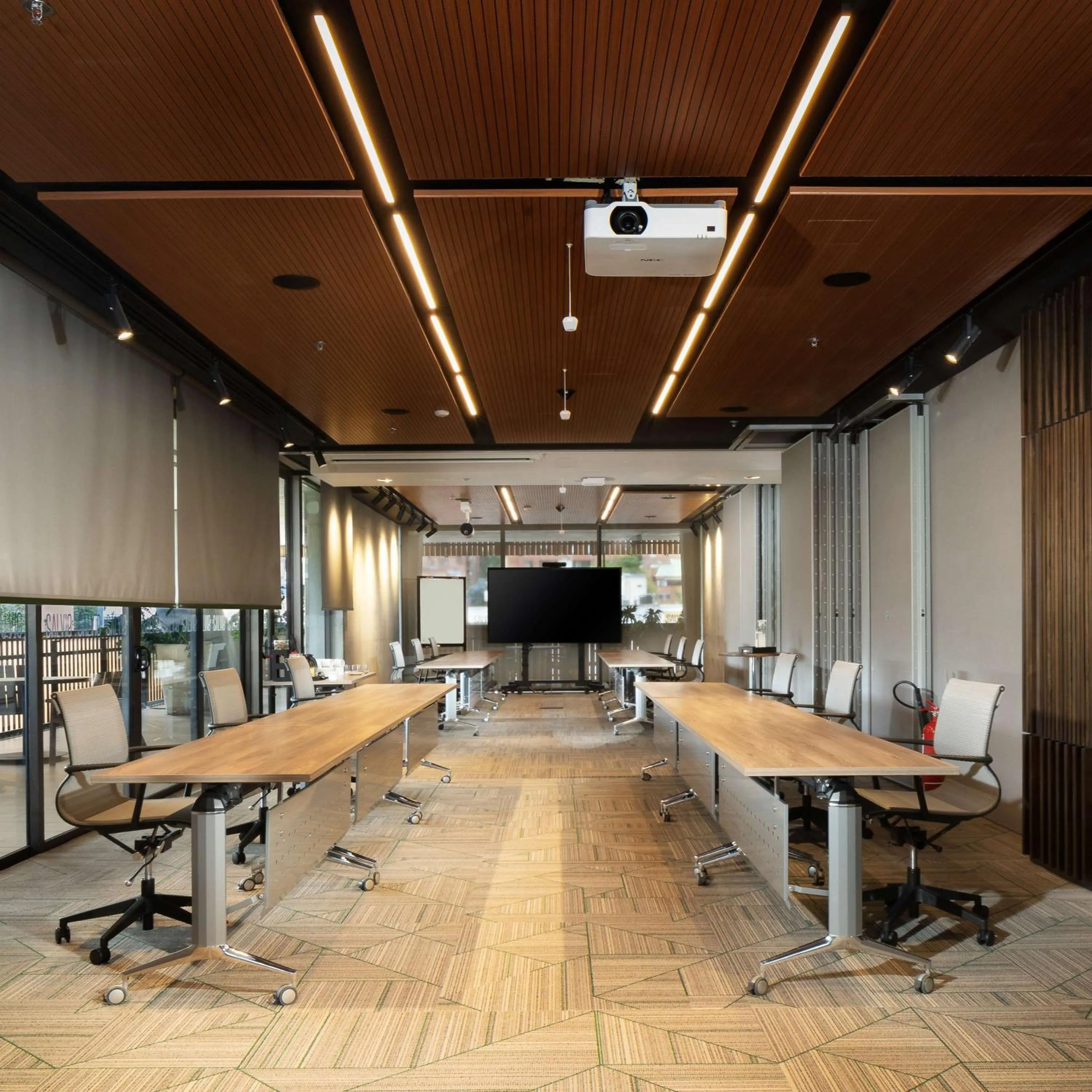 Business facilities in Salvio Parque 93 Bogota, Curio Collection by Hilton