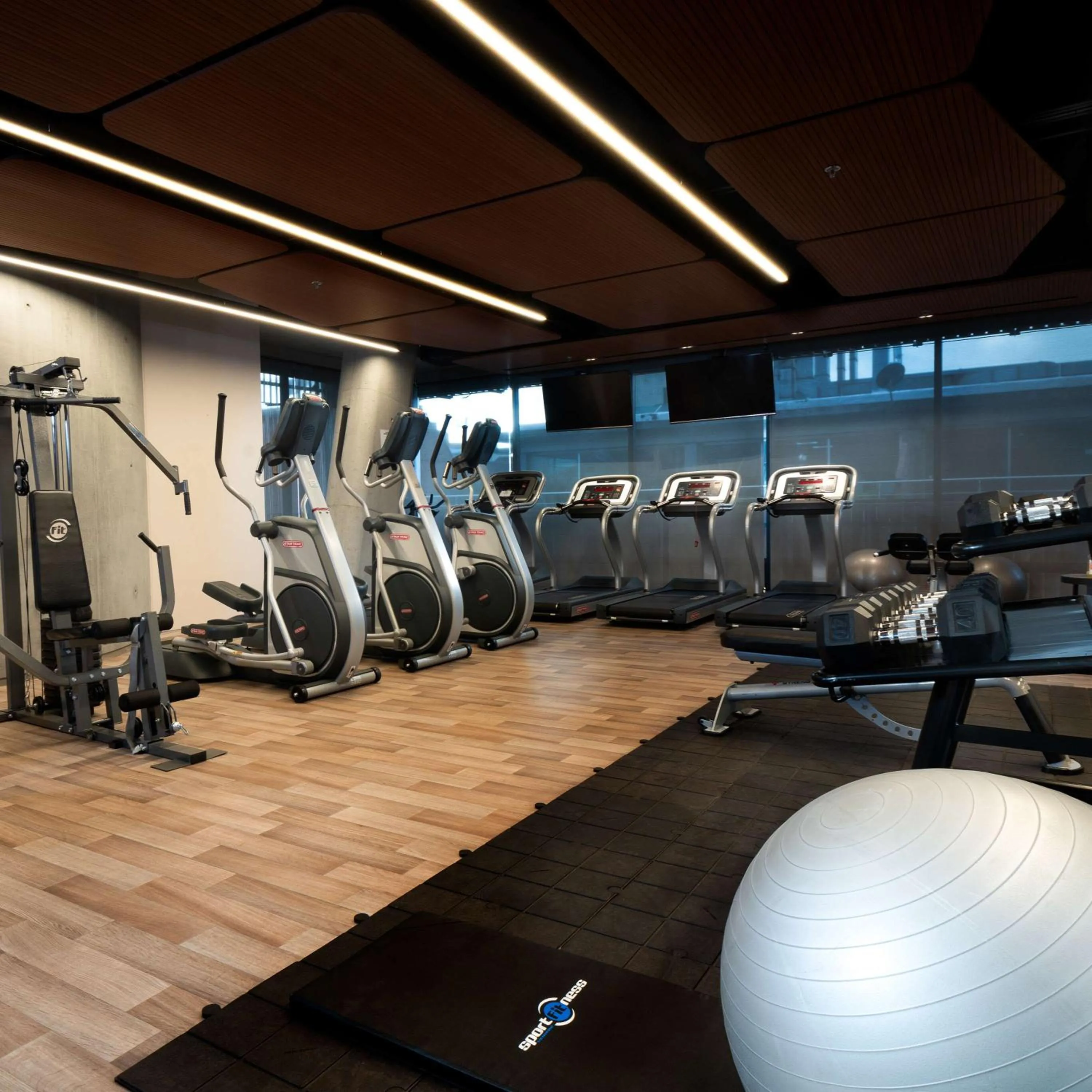 Fitness centre/facilities in Salvio Parque 93 Bogota, Curio Collection by Hilton