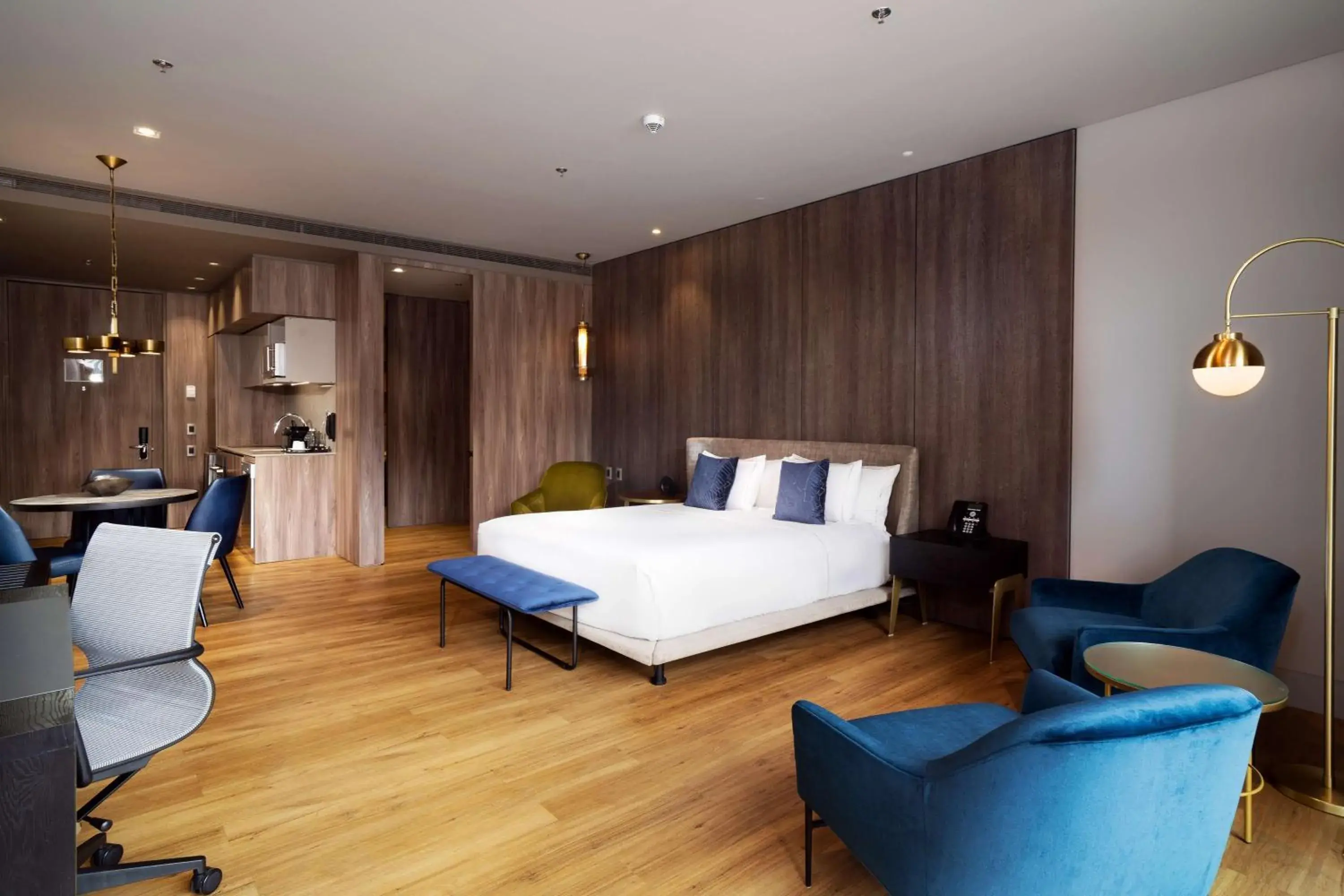 King Apartaroom with Balcony and Kitchen in Salvio Parque 93 Bogota, Curio Collection by Hilton King Apartaroom with Balcony and Kitchen in Salvio Parque 93 Bogota, Curio Collection by Hilton