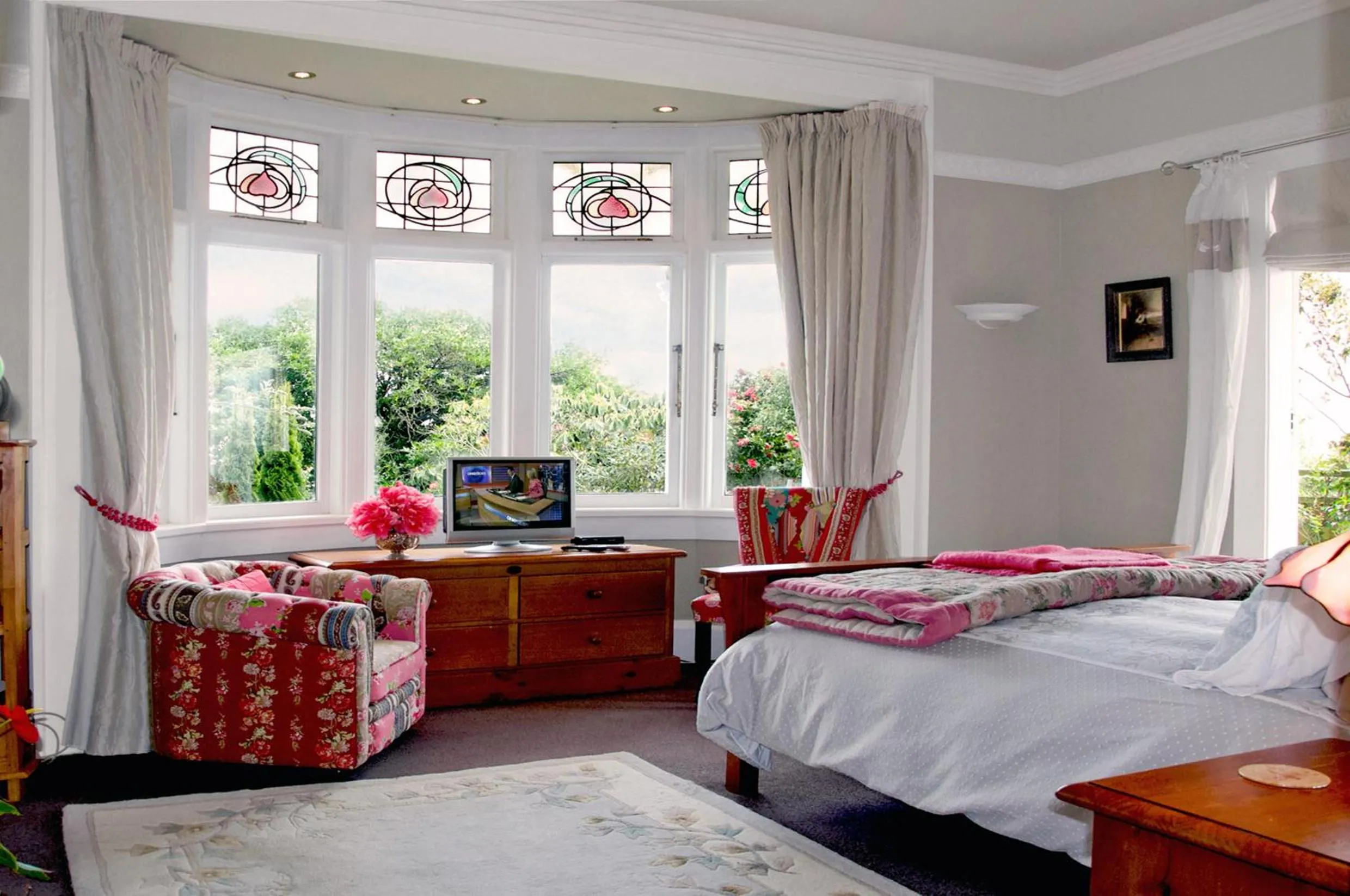 Decorative detail, Bed in Dyers House