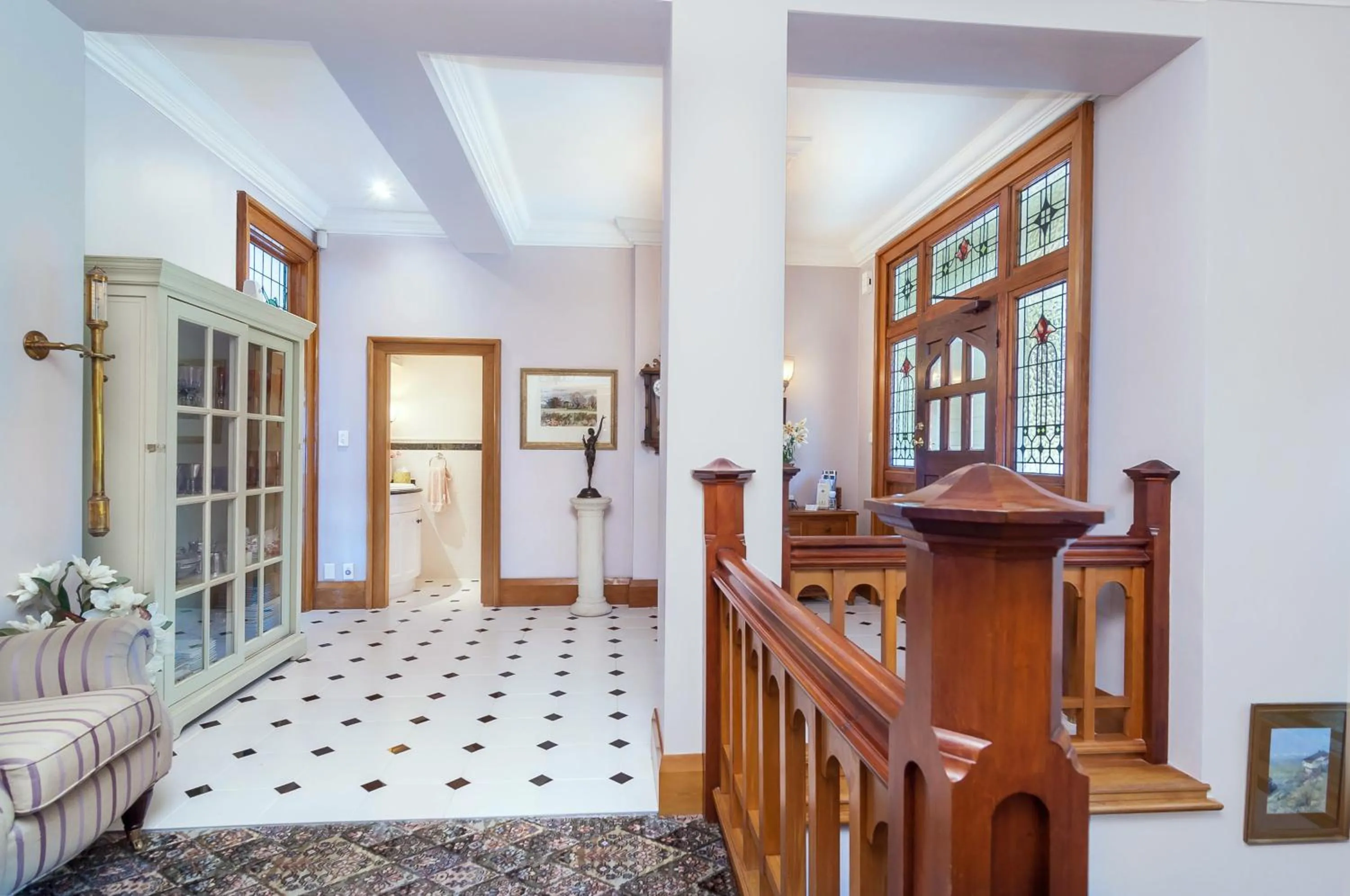 Facade/entrance, Bed in Dyers House