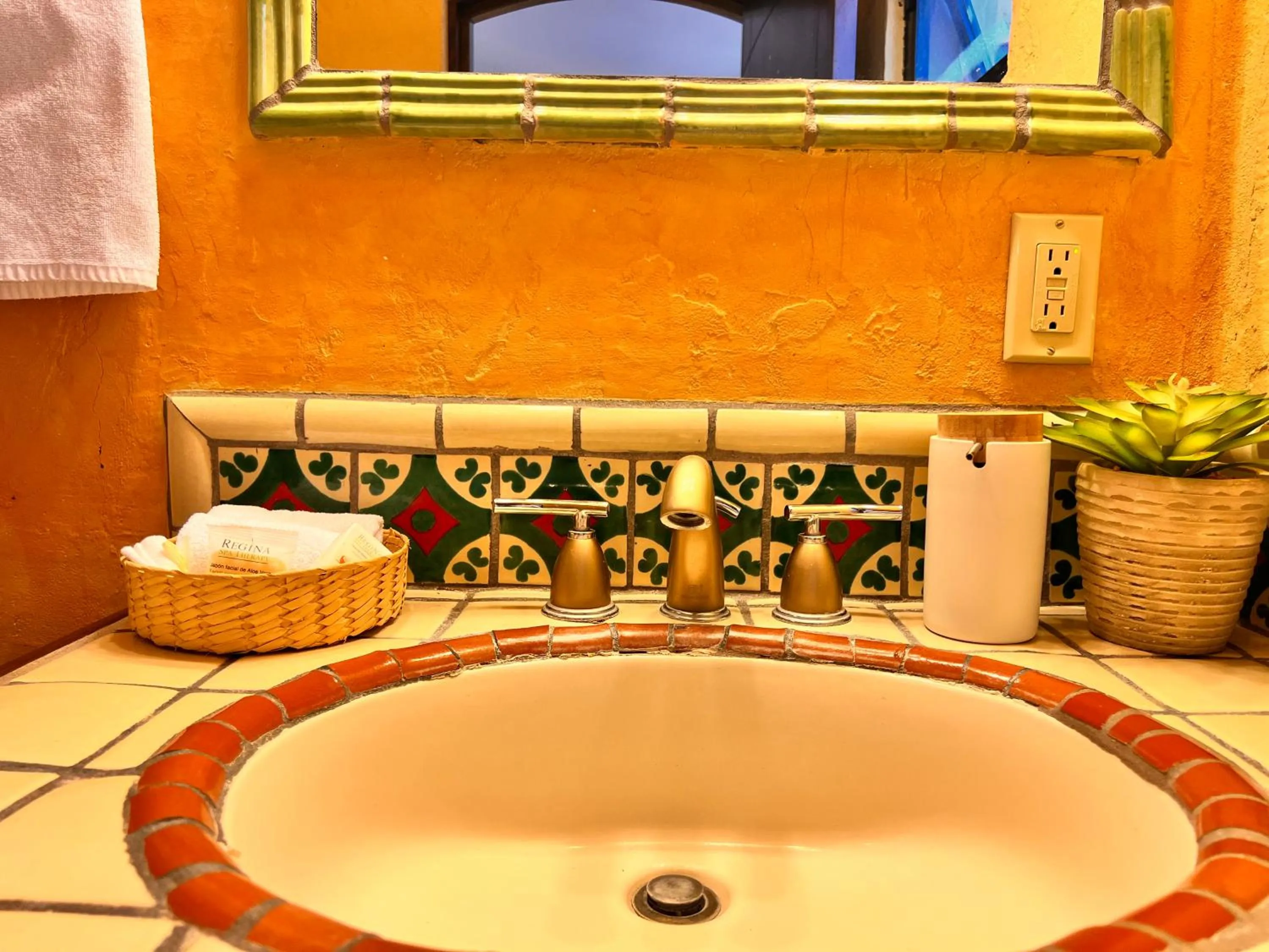 Decorative detail in Posada del Cortes