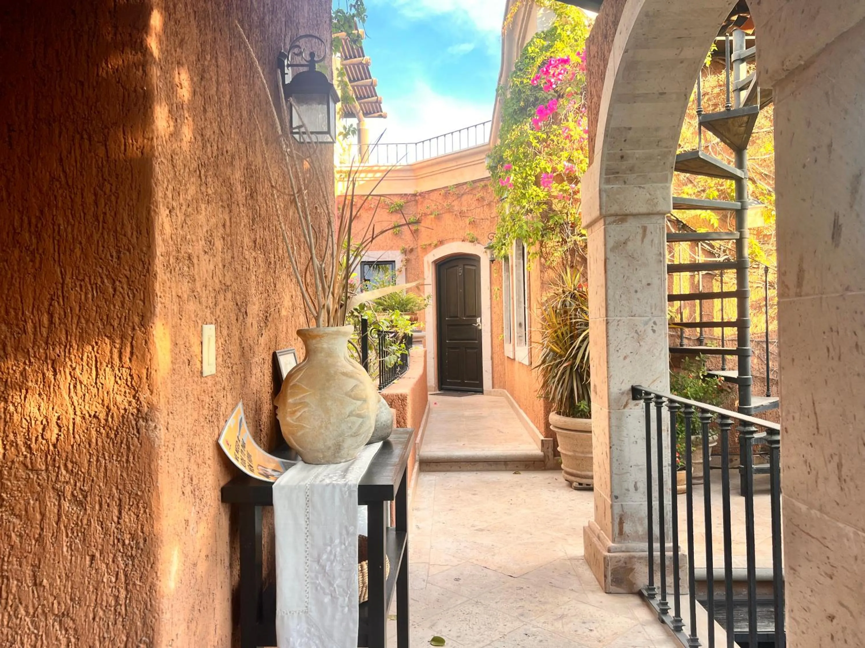 Property building in Posada del Cortes