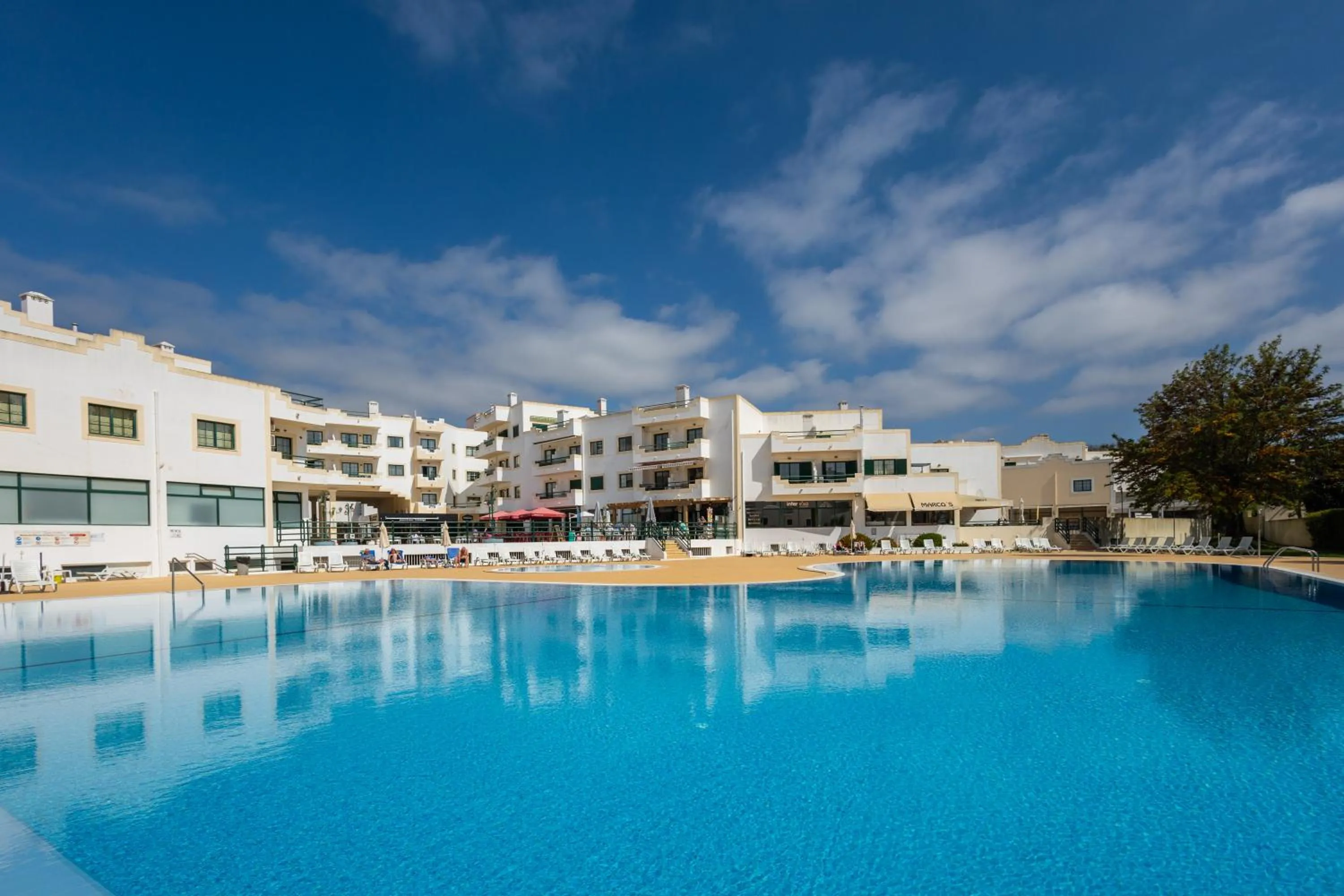 Swimming pool in Dunas Hostel & Guesthouse