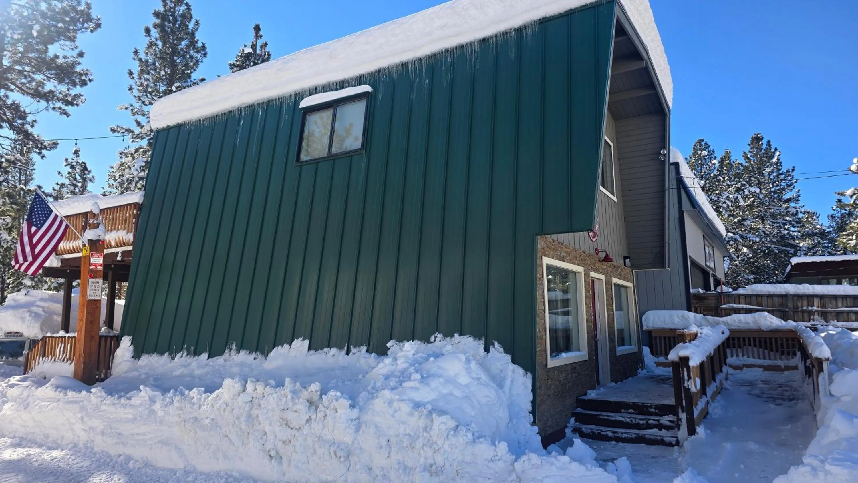 Property building in Cinnamon Bear Inn