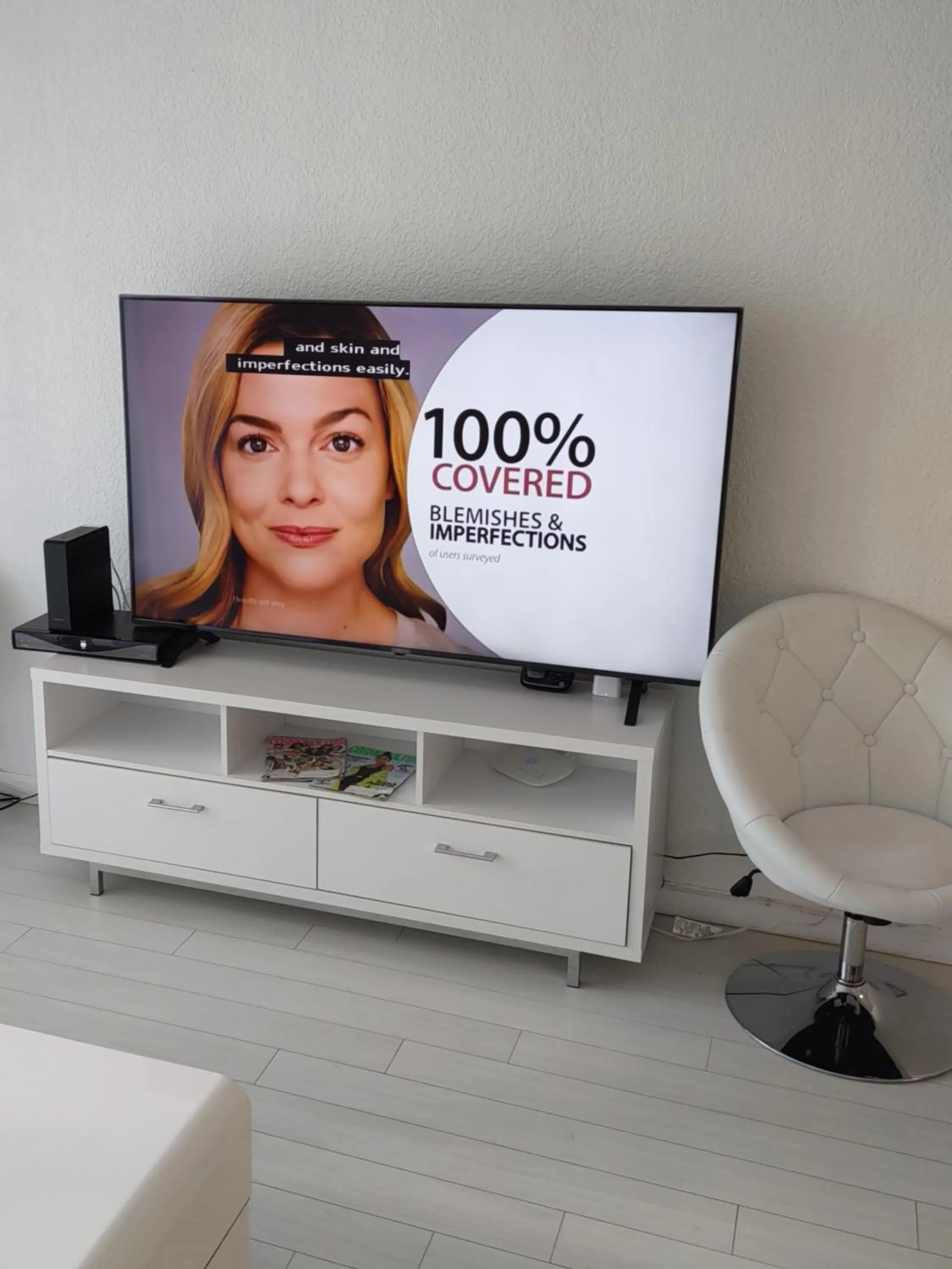 TV and multimedia in Tides Apt on Hollywood Beach