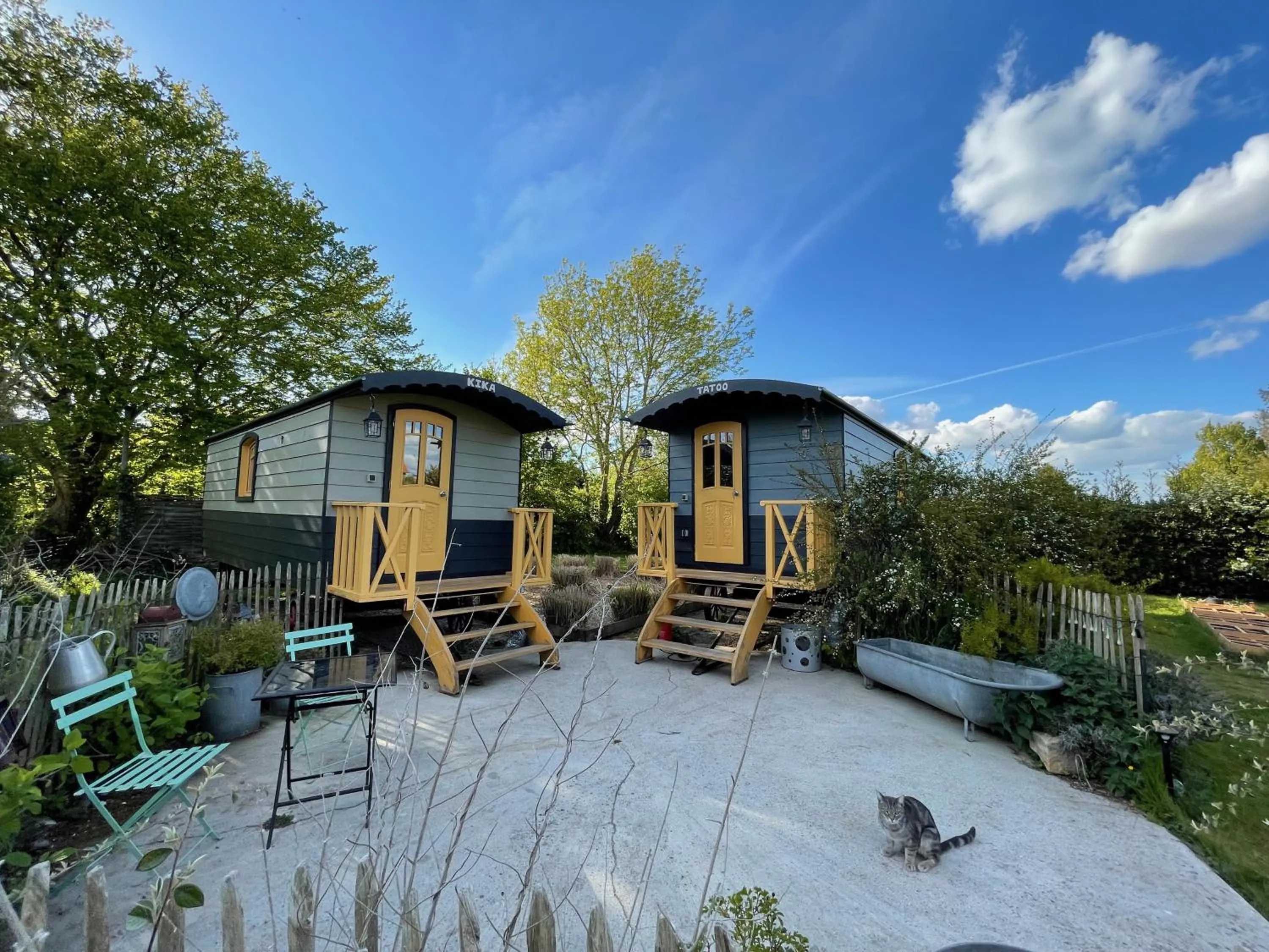 Patio in Au Presbytère de Saigneville