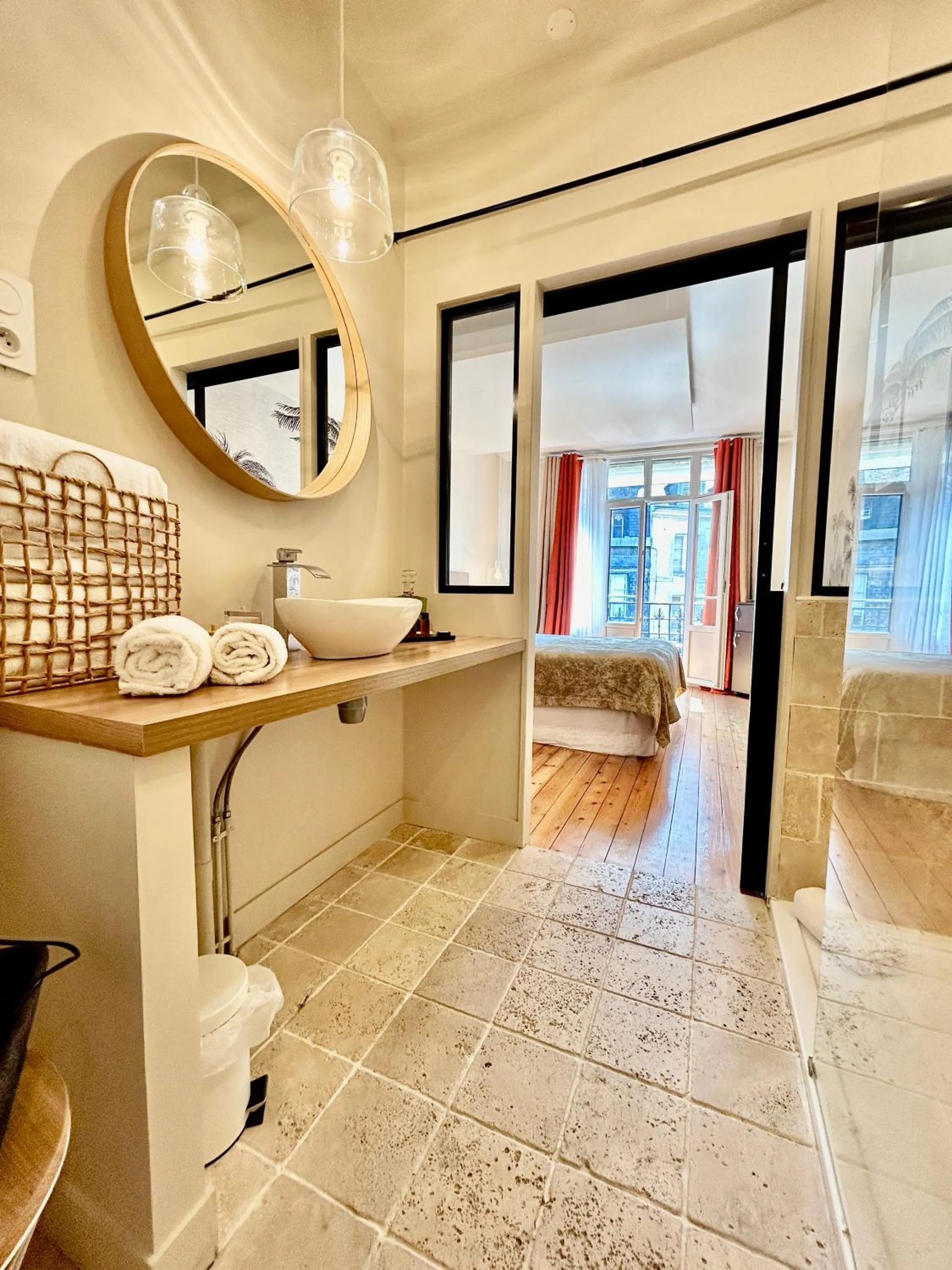 Bathroom in Chambre Roméo ou Juliette