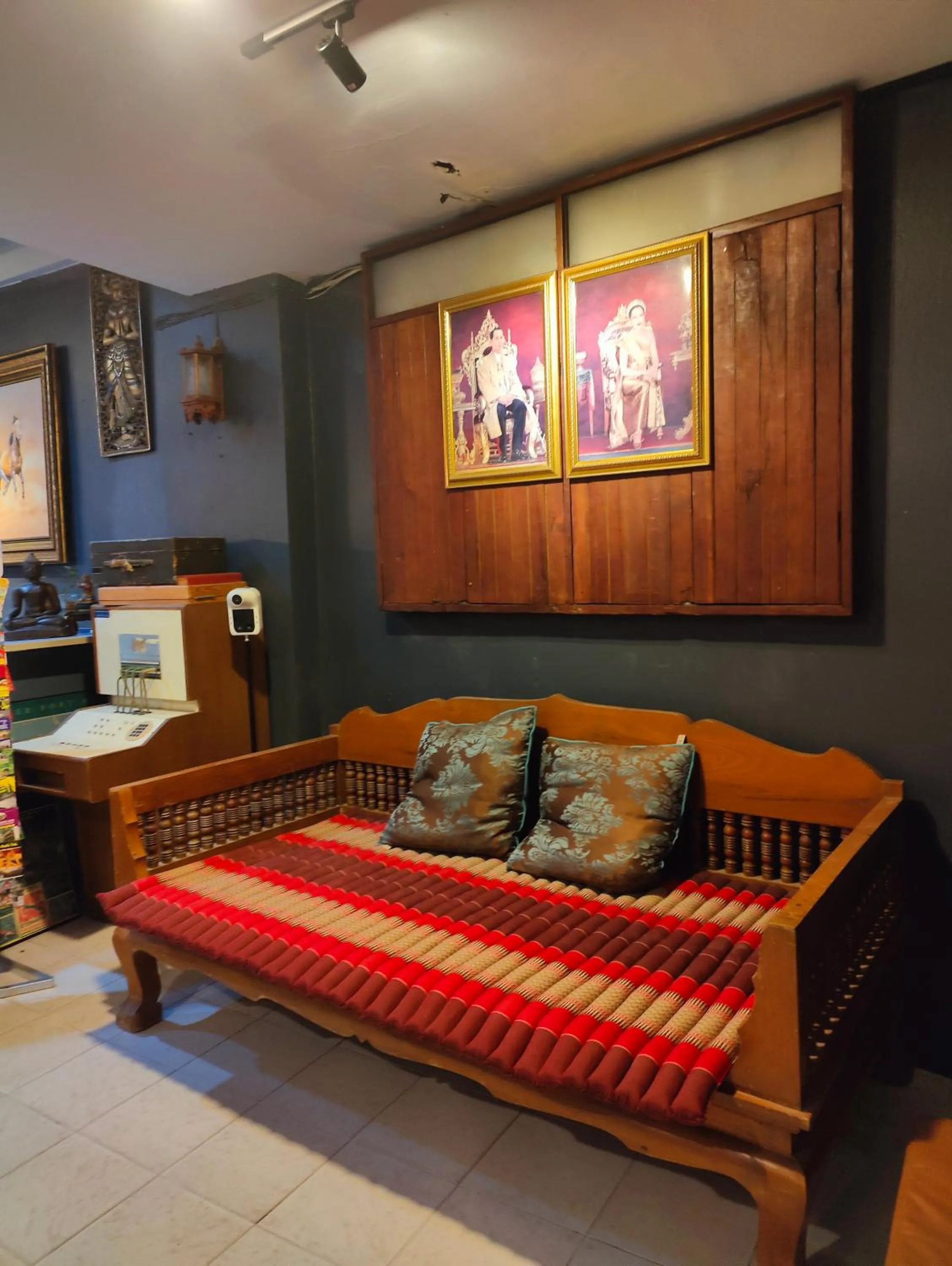 Communal lounge/ TV room in Panda House Chiang Mai