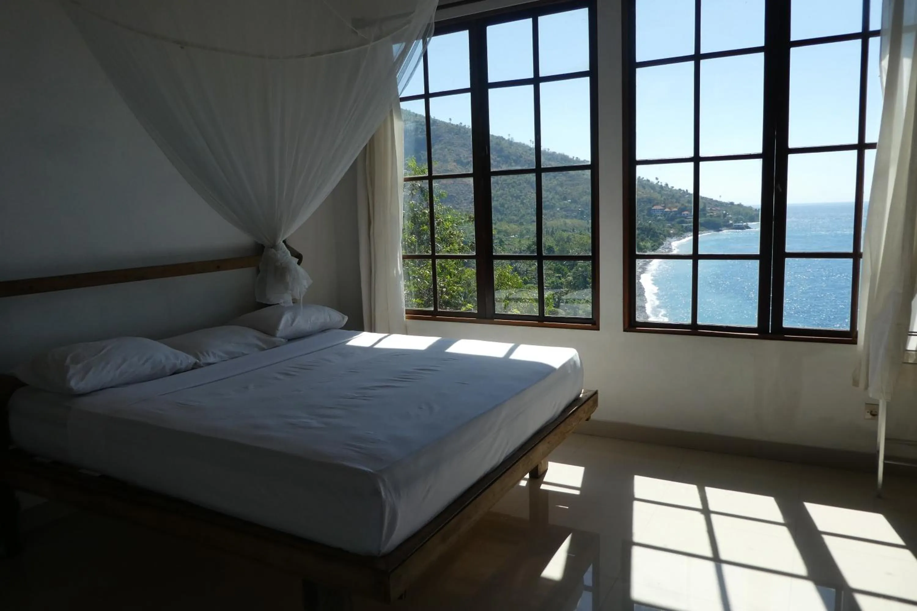 Bedroom, Bed in Wawa Wewe Rock