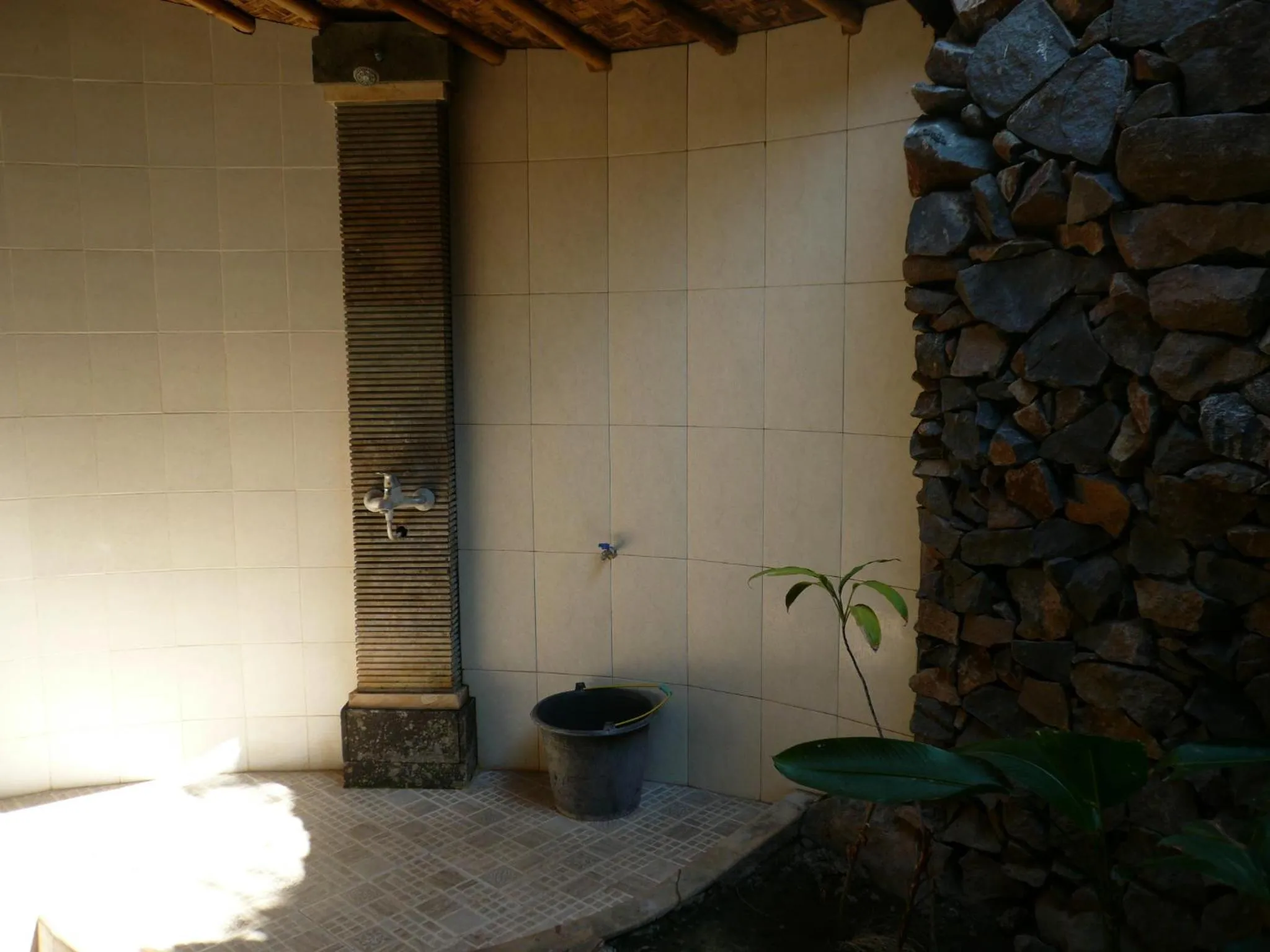 Bathroom in Wawa Wewe Rock