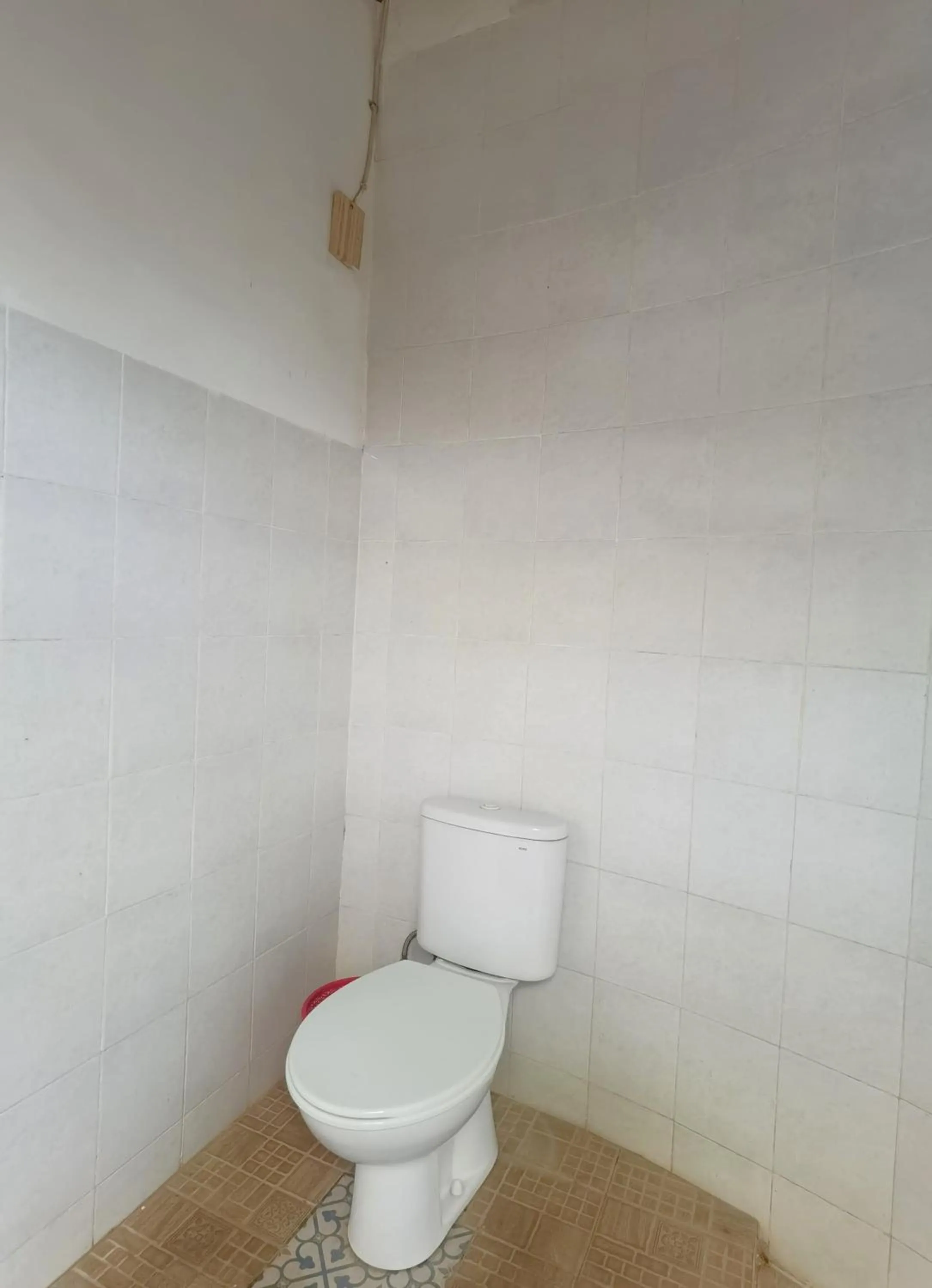 Toilet in Wawa Wewe Rock