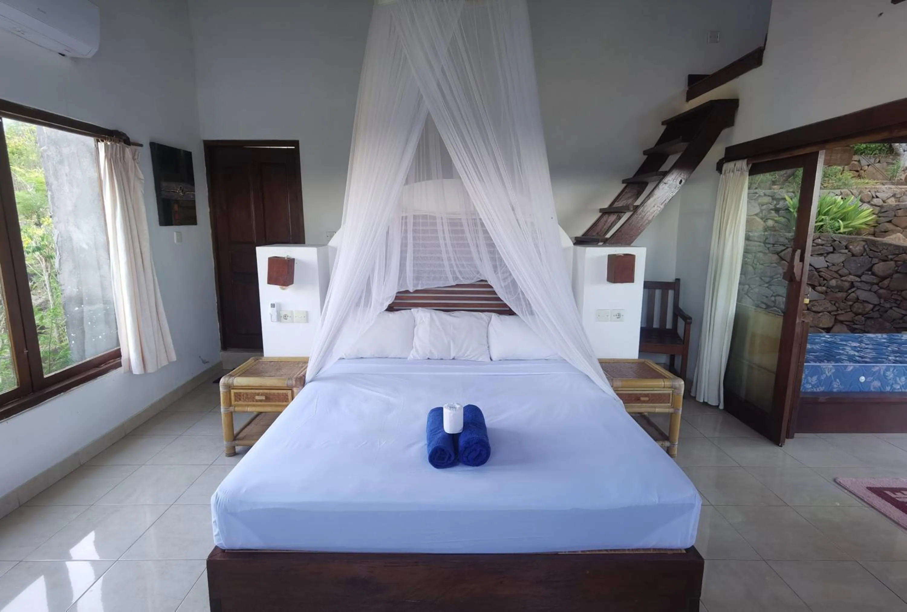 Bed in Wawa Wewe Rock