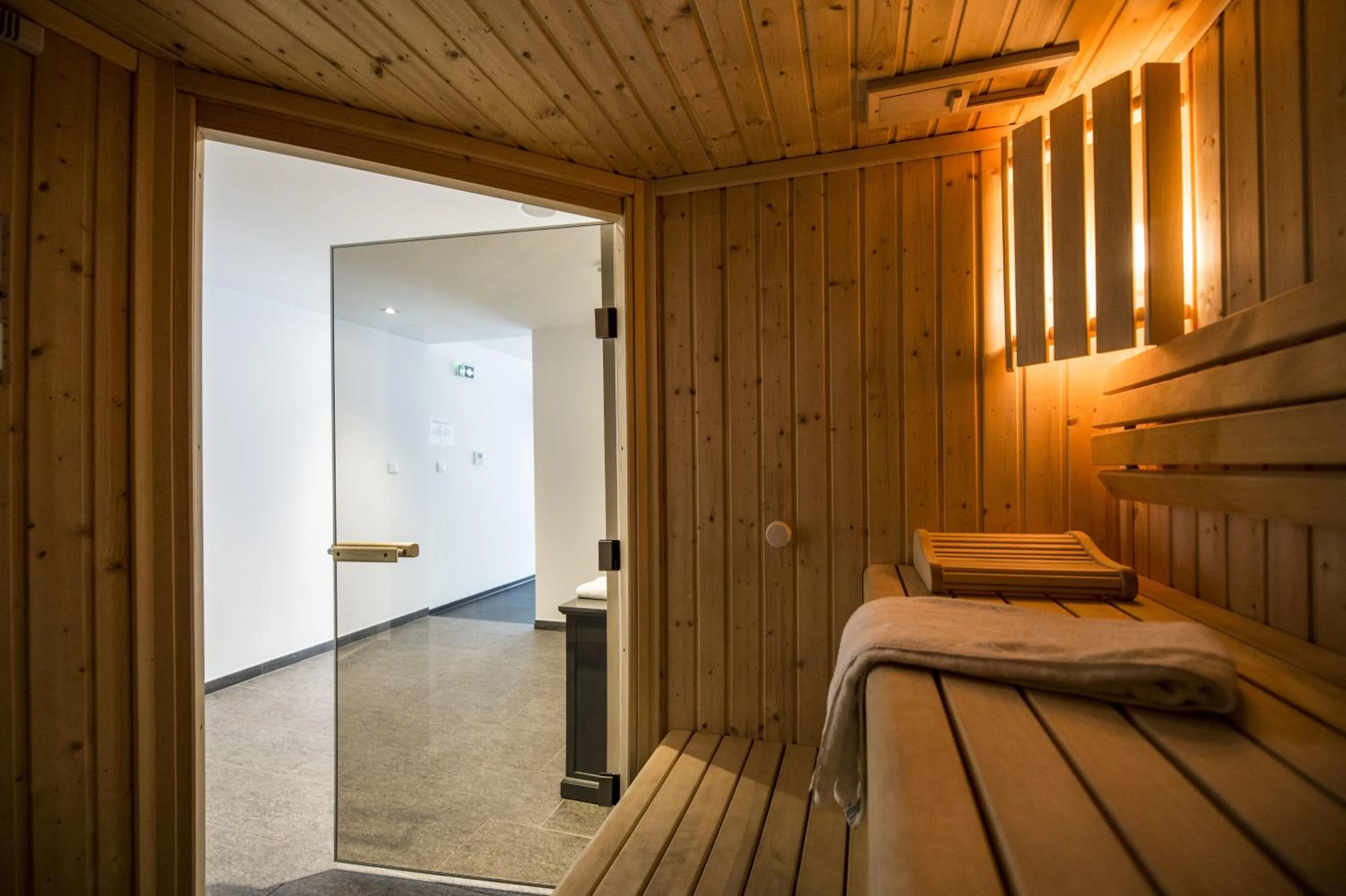 Sauna, Bed in Suite Home Porticcio