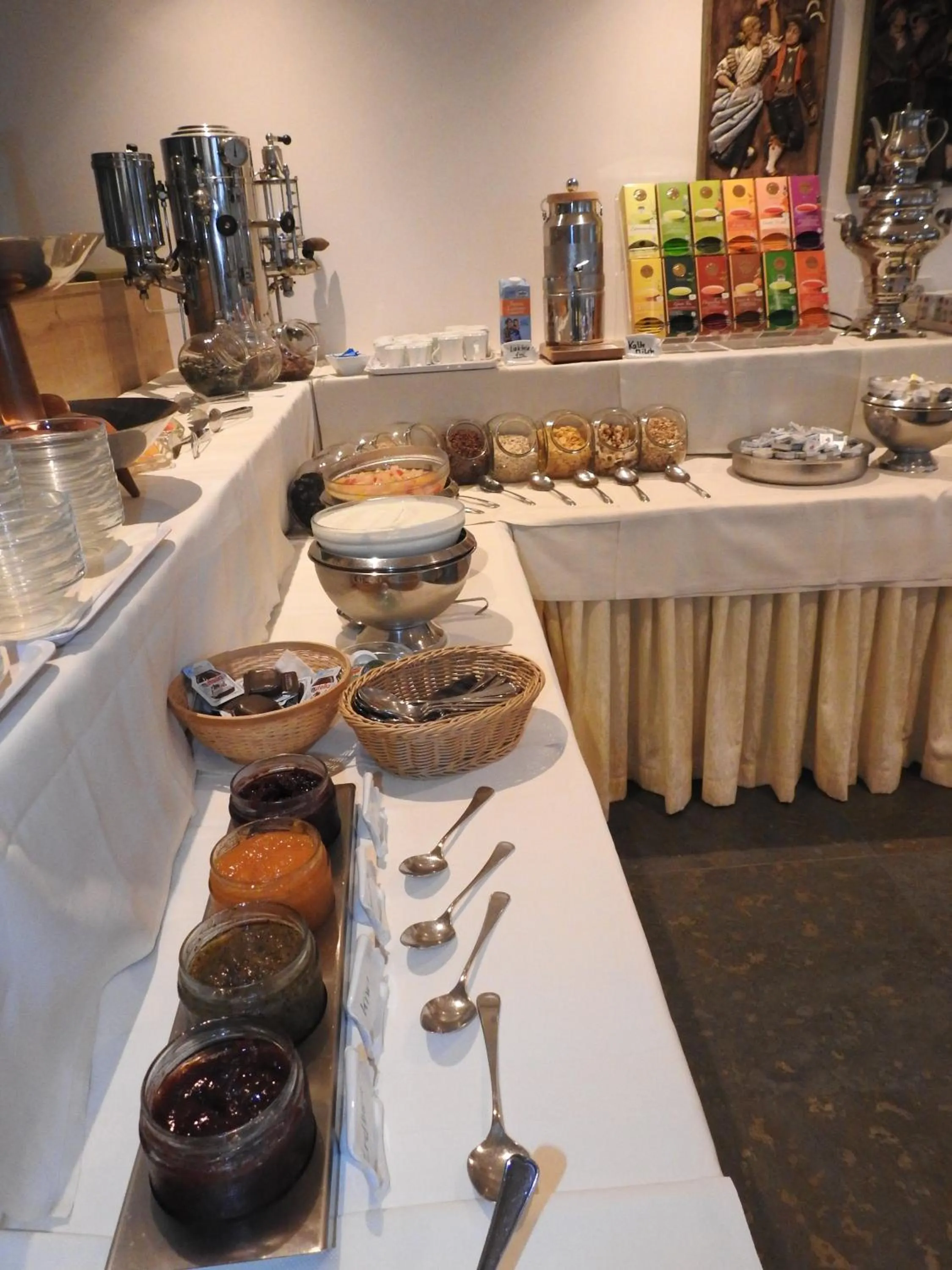 Buffet breakfast in Hotel Sonnenhof